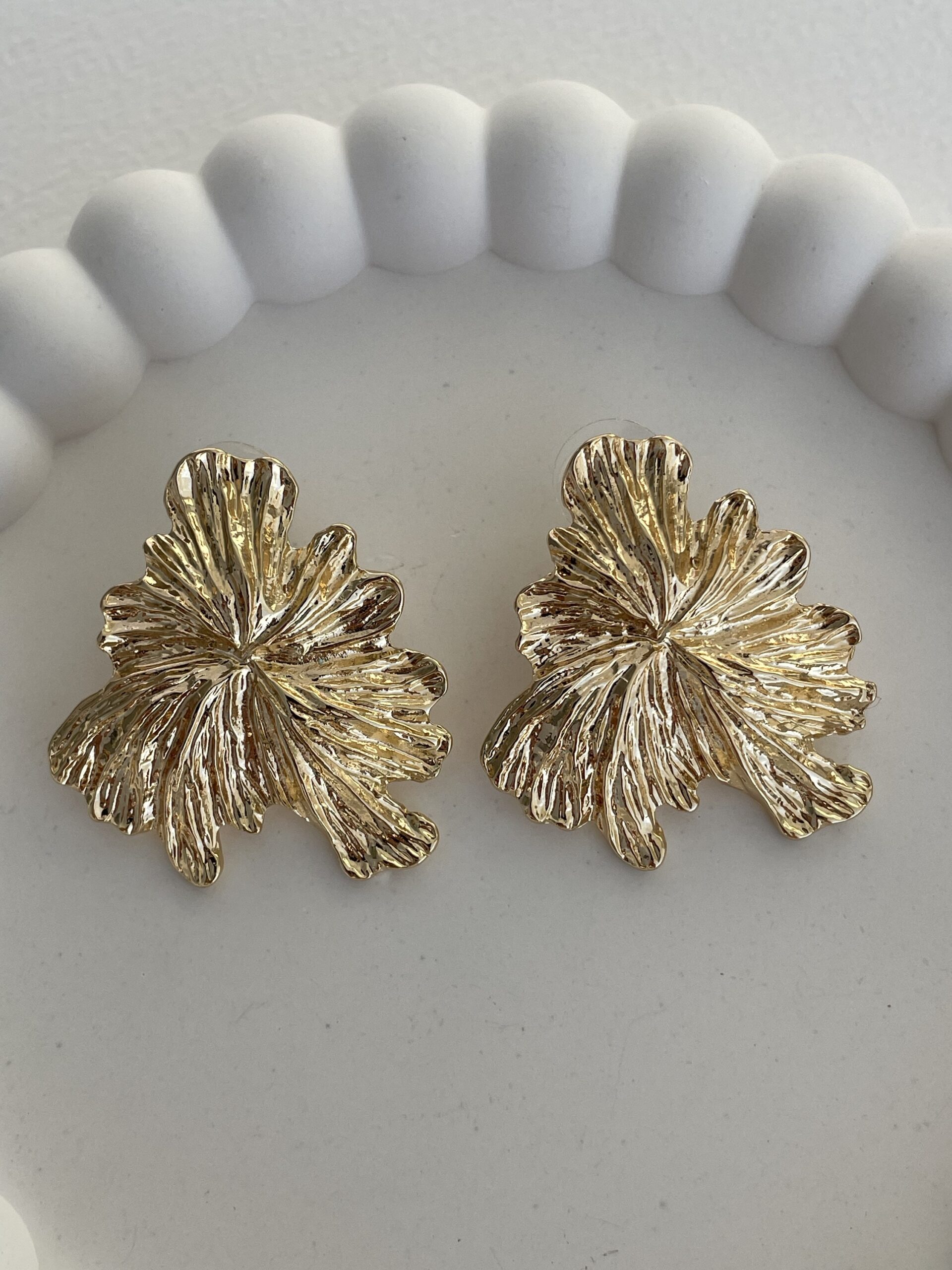 img_9854 Özel Seri Yaprak Desen Vintage Gold Küpe