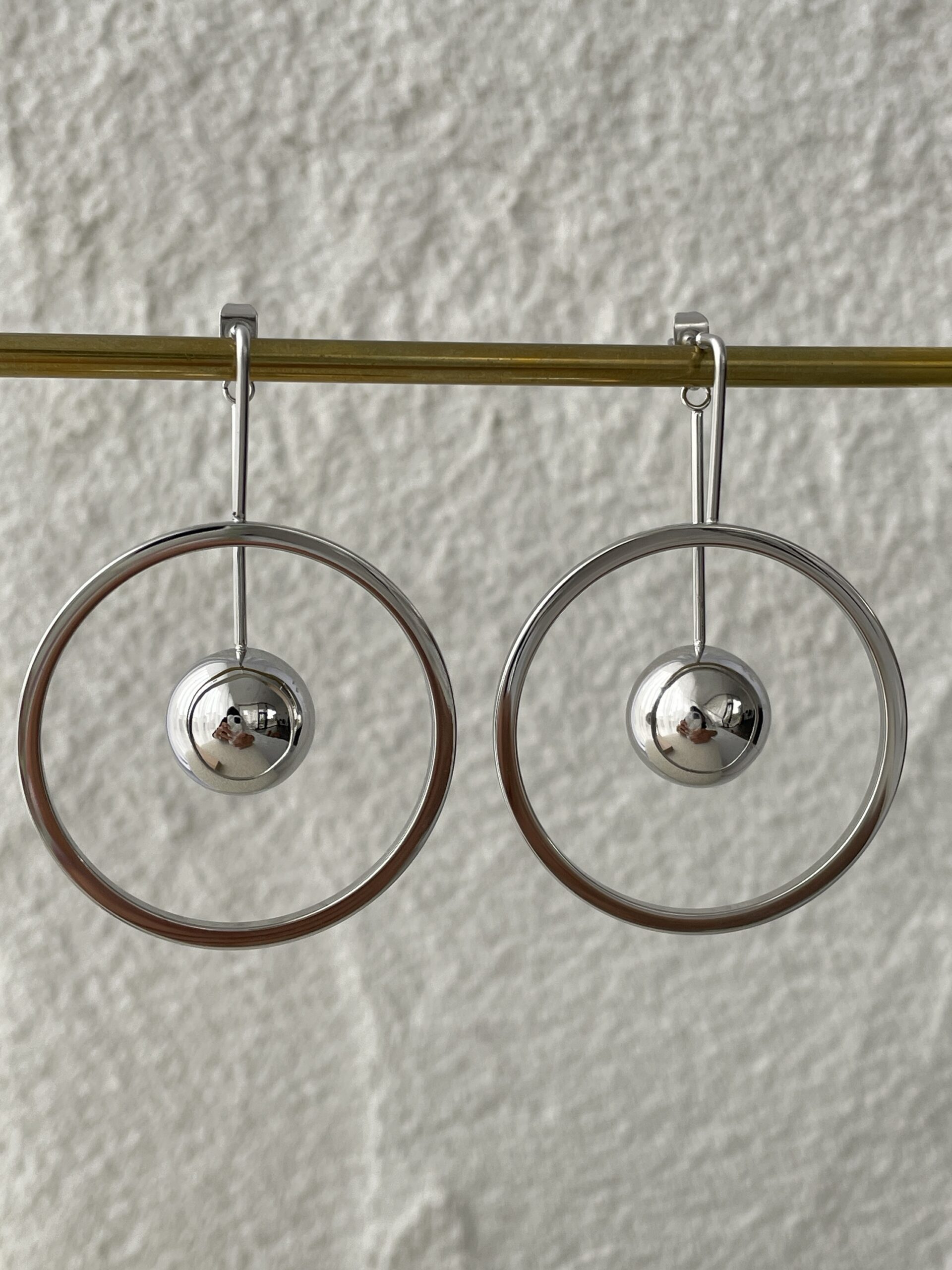 img_3419 Çelik Halka Tasarım Top Detay Gümüş Küpe