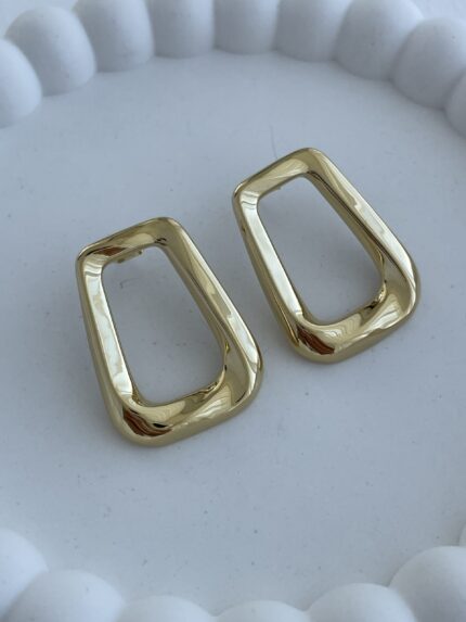 Çelik Vintage Tasarım Dikdörtgen Gold Küpe