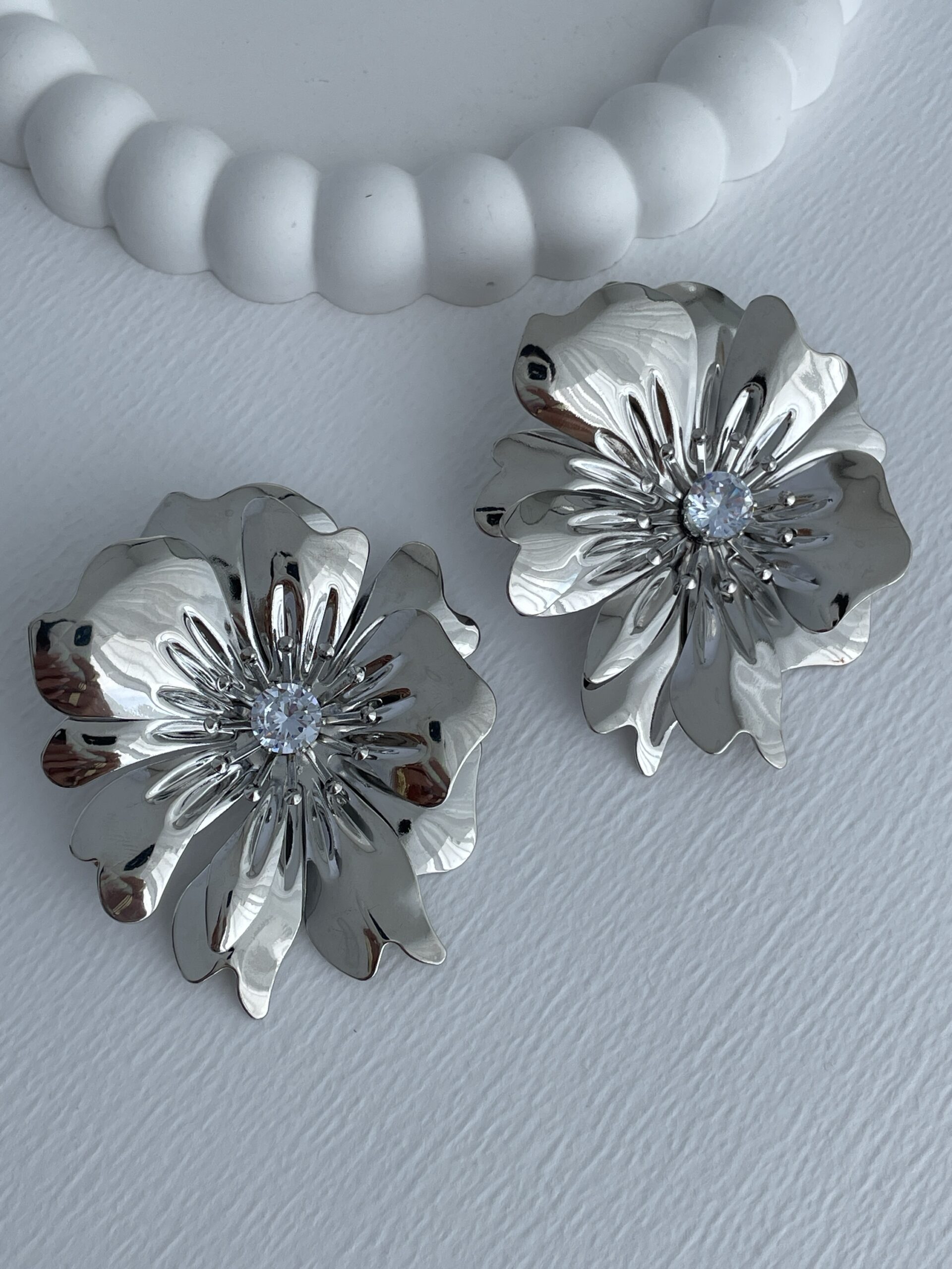 img_4122 Özel Seri Tek Taş Detaylı Gümüş Çiçek Küpe 6cm