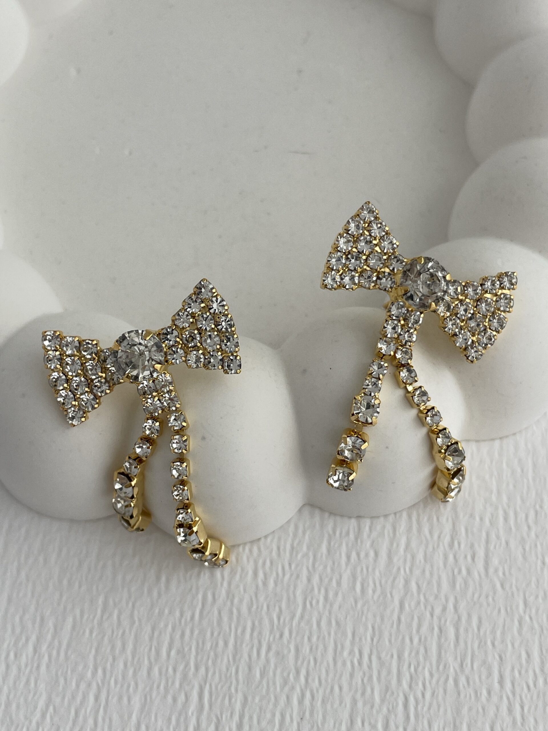 img_6583 Özel Seri Zirkon Taşlı Fiyonk Tasarım Gold Küpe