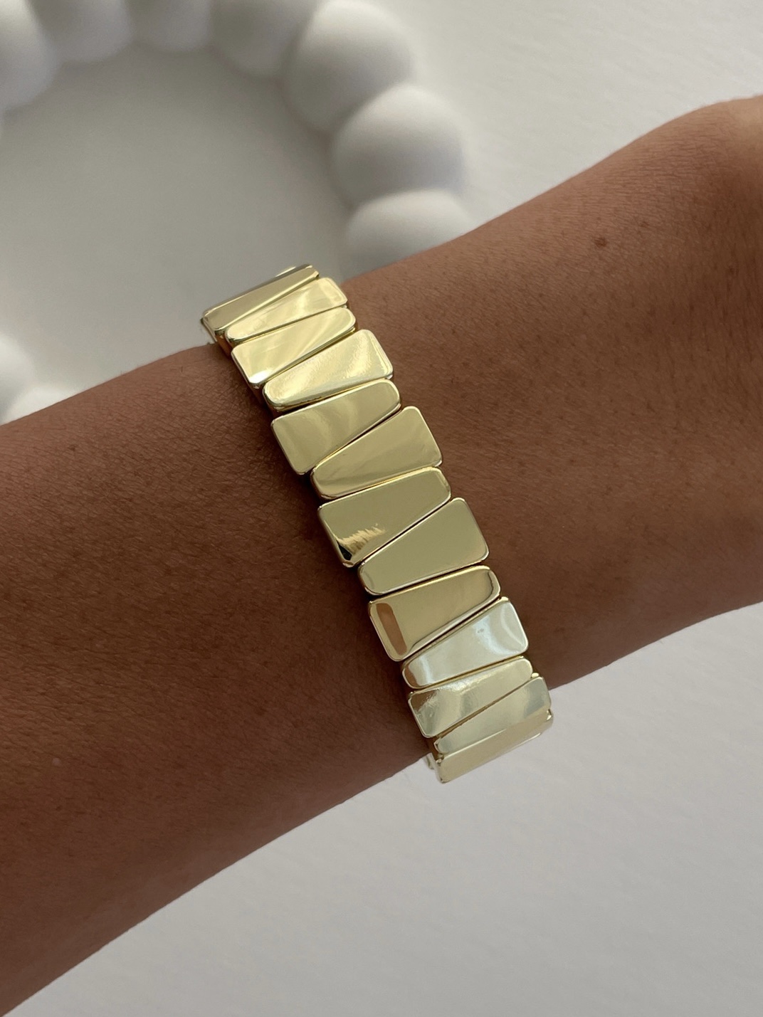 img_0902 Özel Seri Geometrik Desen Lastikli Gold Bileklik