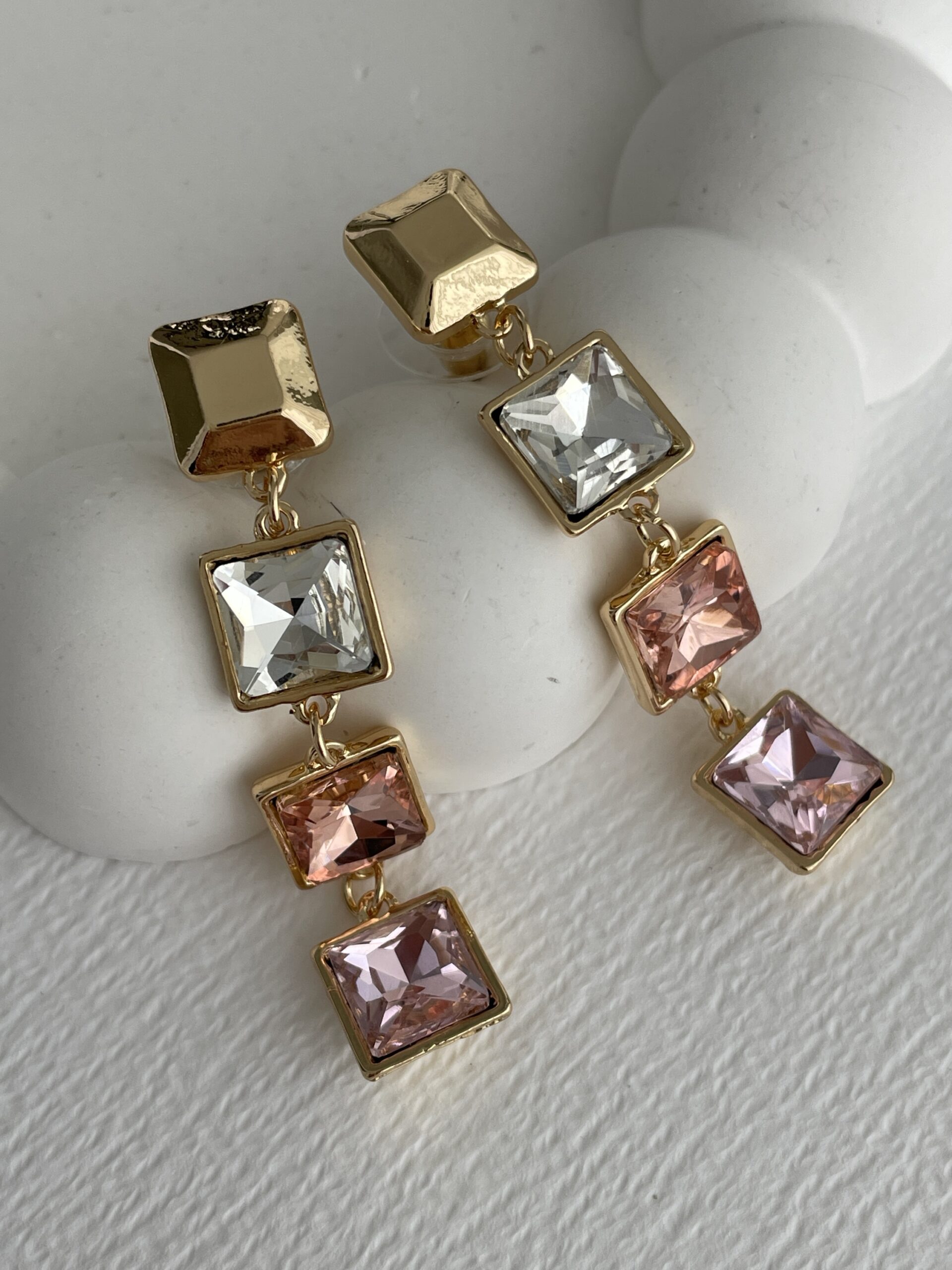 img_3173 Özel Seri Büyük ZR Model Renkli Taş Gold Küpe