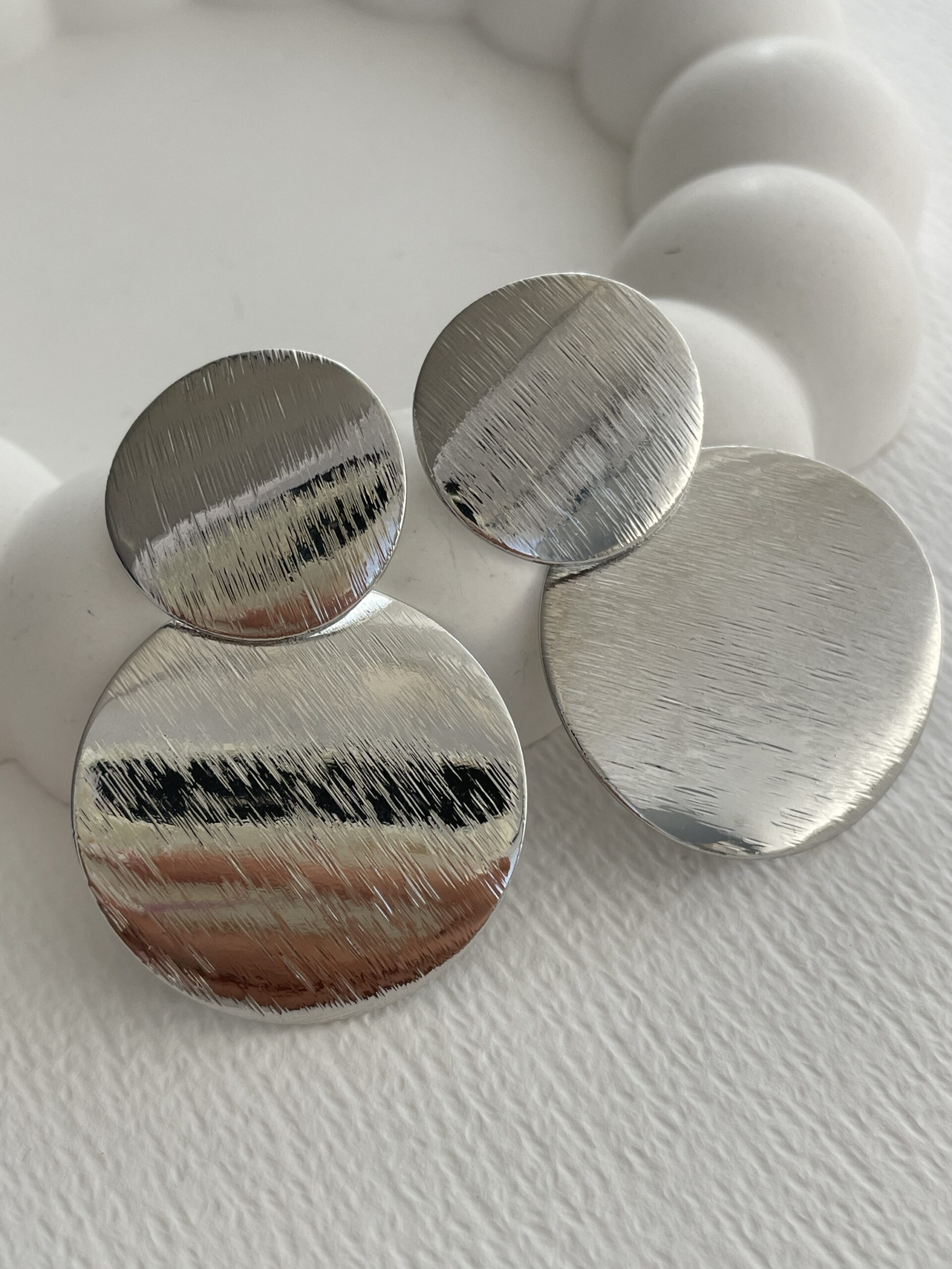 img_3611 Özel Seri Desenli İkili Yuvarlak Plaka Gümüş Küpe