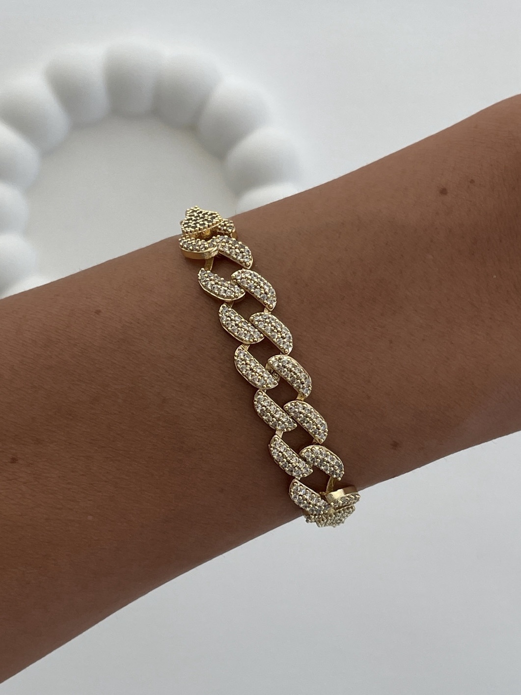 img_8261-1 Özel Seri Zirkon Taşlı Gurmet Tasarım Gold Shiny Bileklik