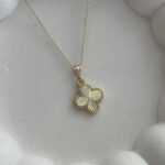 Özel Seri Tekli Yonca Tasarım Gold Kolye