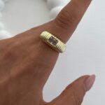 Özel Seri Baget Taşlı Marka Model Ayarlanabilir Serenay Gold Yüzük