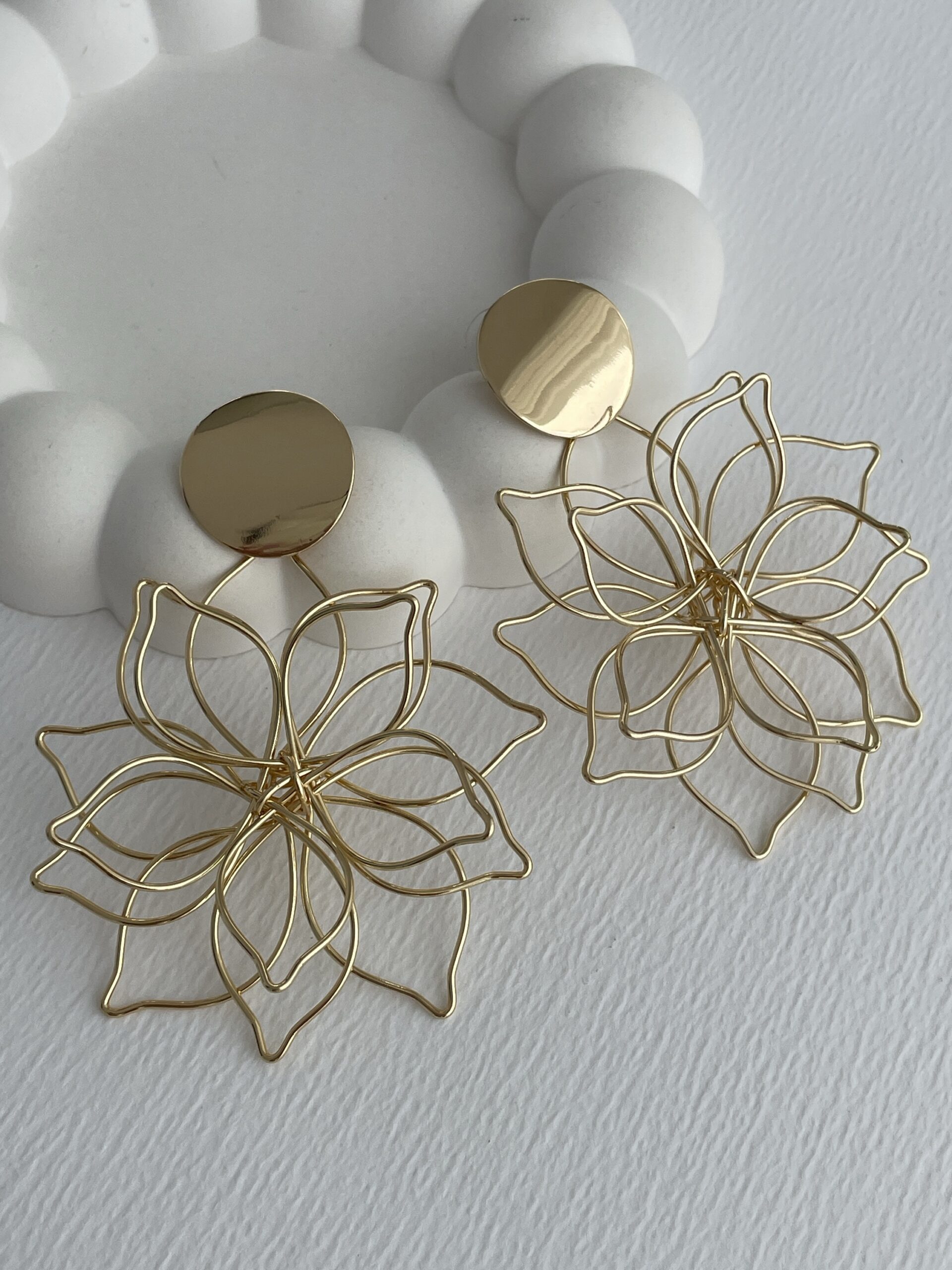 img_1388 Özel Seri MNG Çiçek Tasarım Gold Küpe