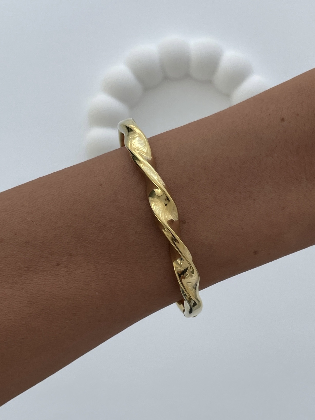 img_1478-1 Çelik Burgu Desen Gold Kelepçe Bileklik