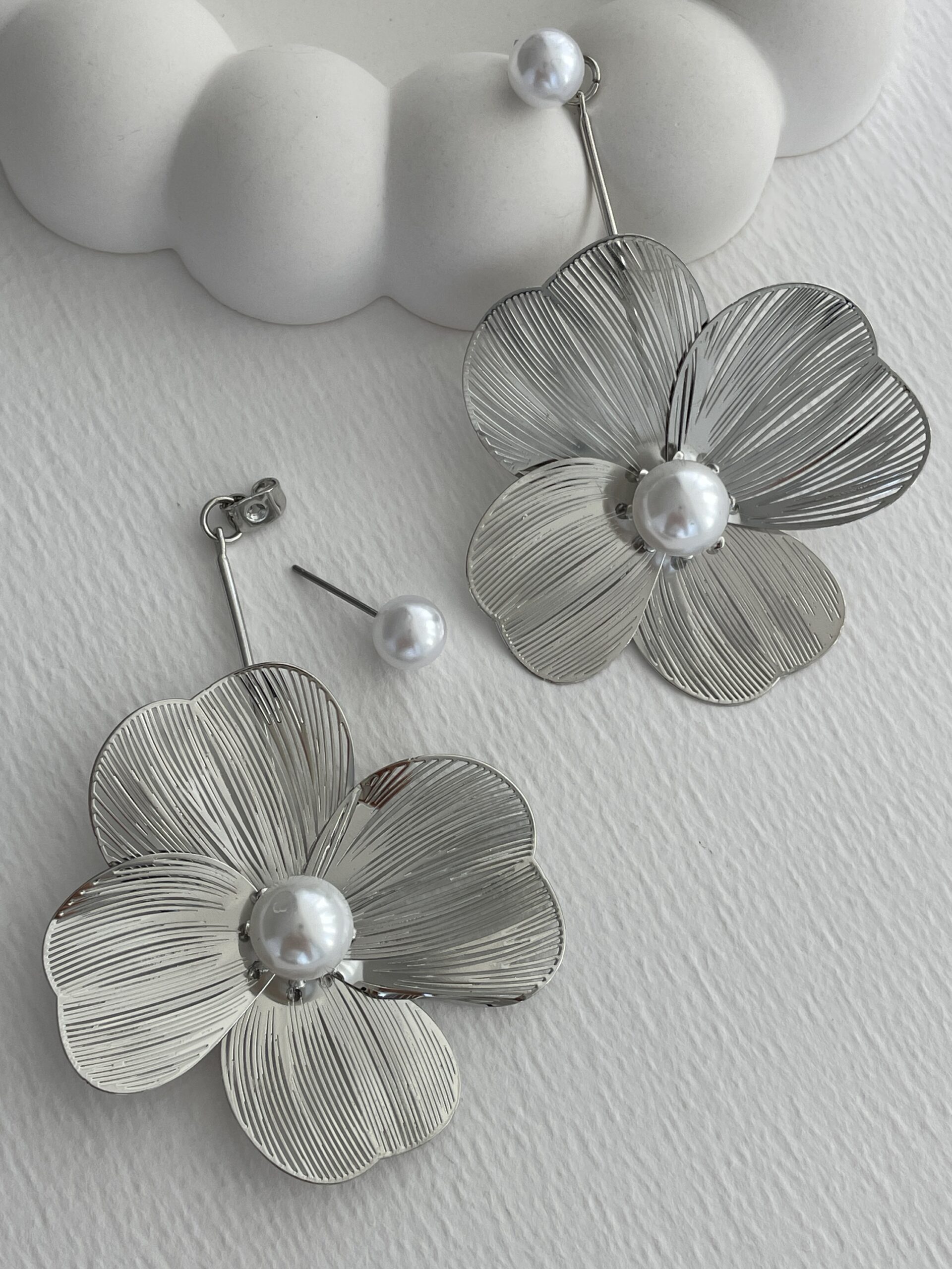 img_2038 Özel Seri İnci Detay Çiçek Tasarım Büyük Gümüş Küpe