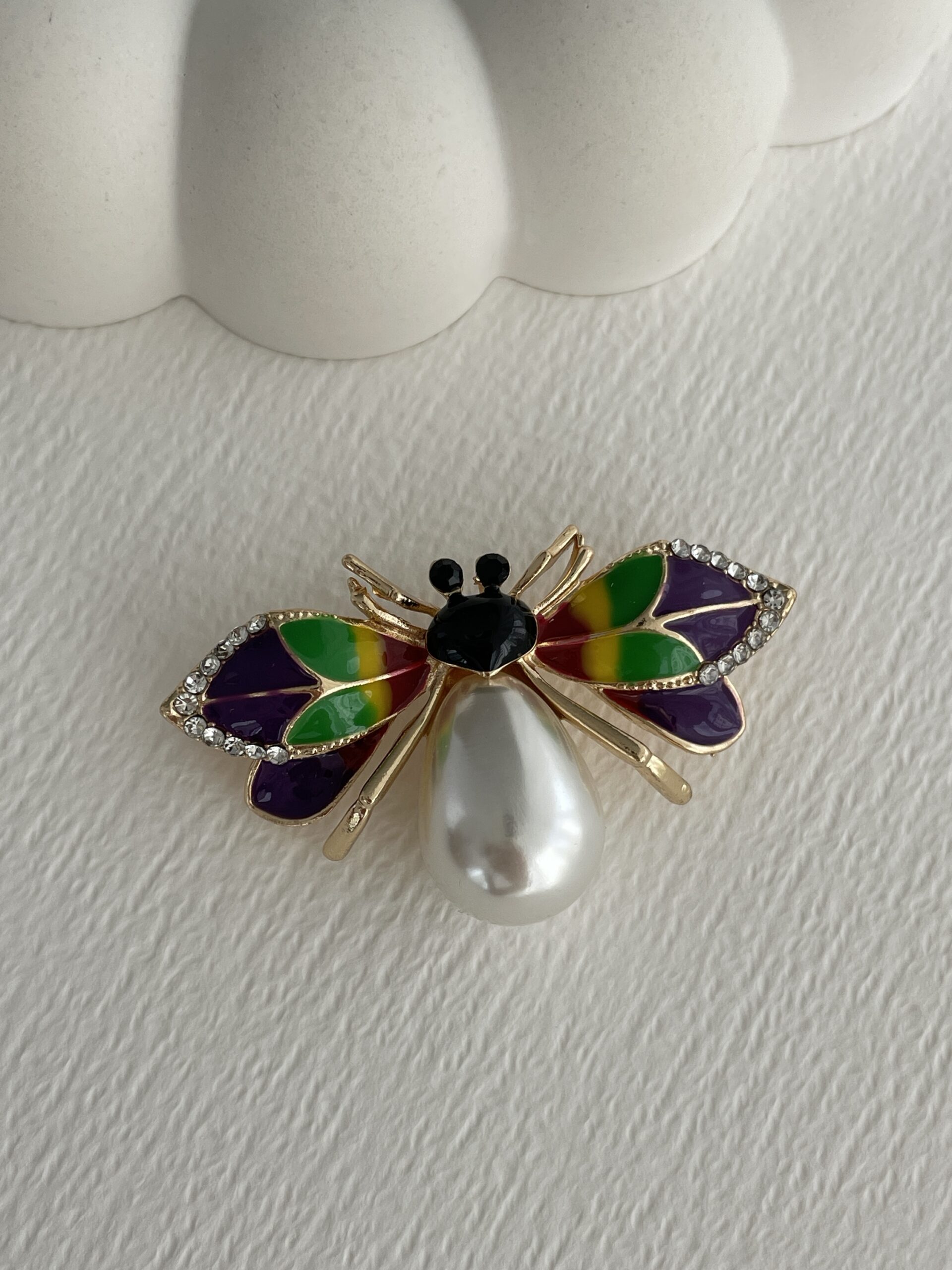 img_3236 Özel Seri İnci Detay Renkli Arı Tasarım Gold Broş