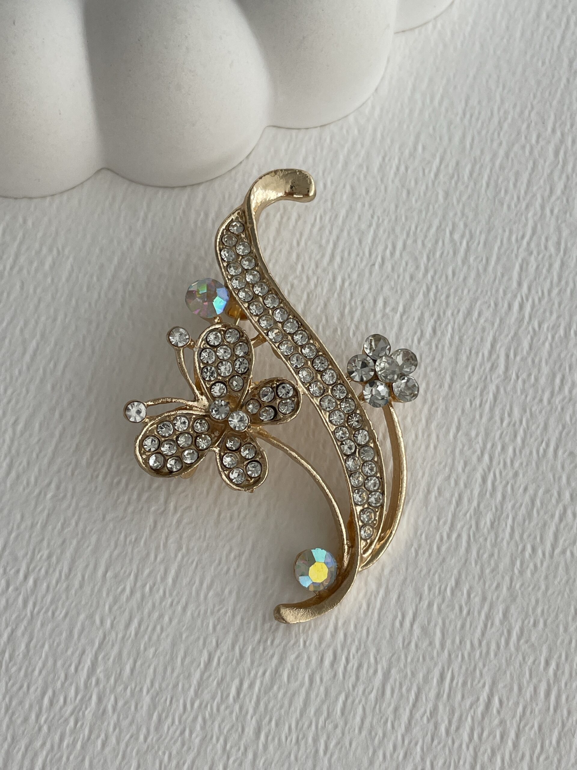 img_3243 Özel Seri Zirkon Taşlı Çiçek Tasarım Gold Broş