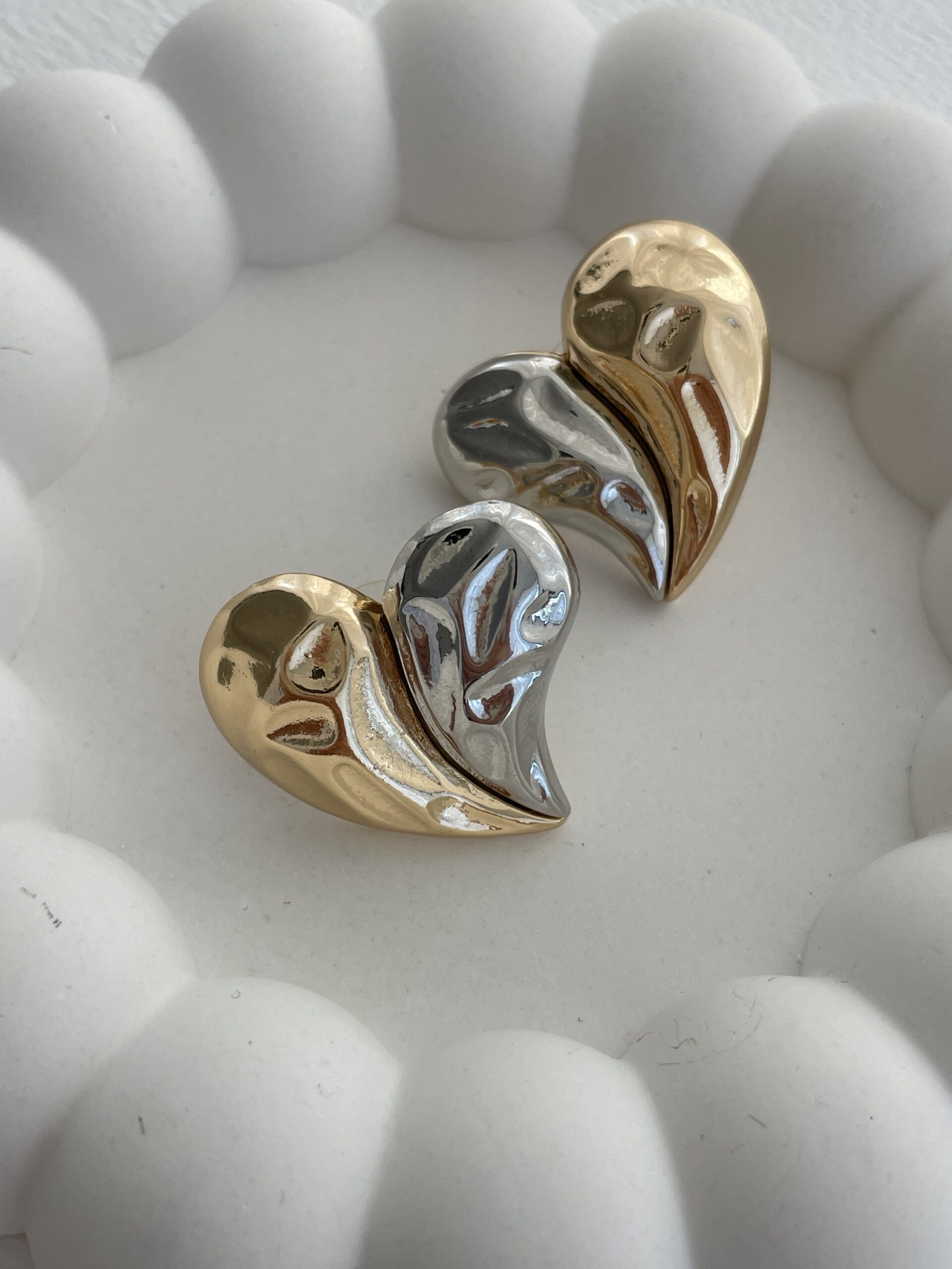 img_4004 Özel Seri Gold & Gümüş Kalp Tasarım Küpe