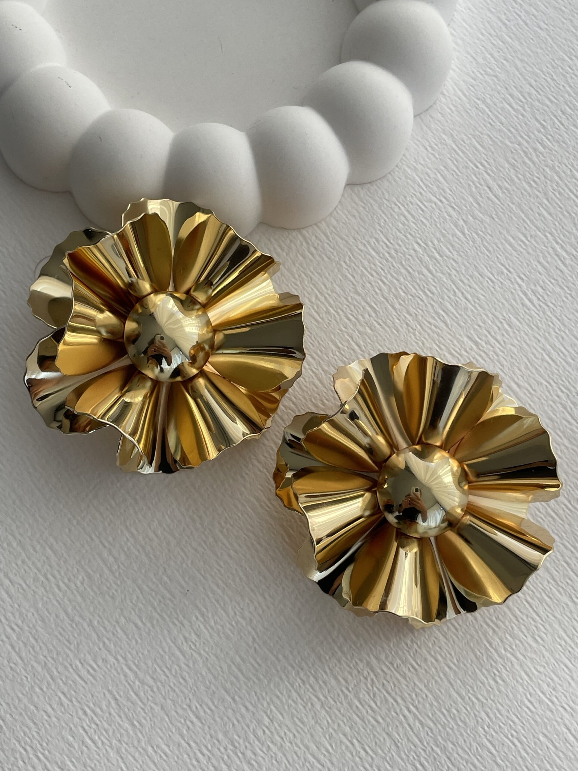 img_4293 Özel Seri Marka Model Çiçek Tasarım Büyük Gold Küpe