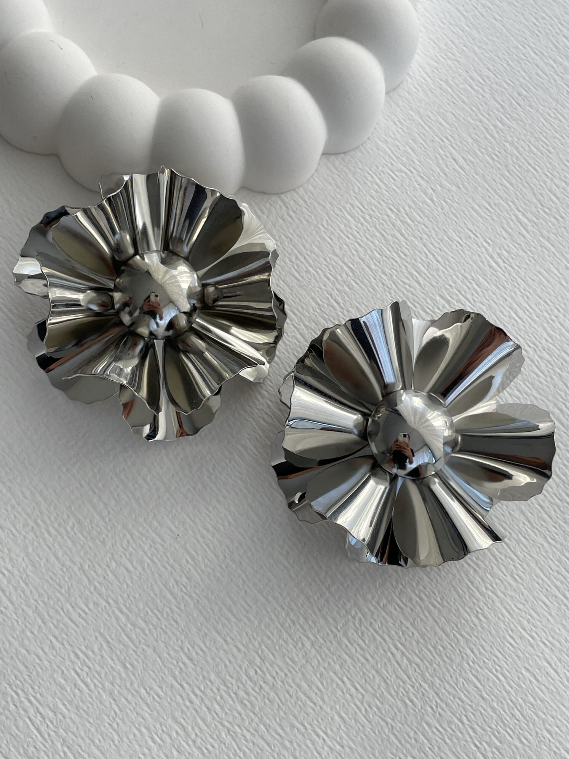 img_4299 Özel Seri Marka Model Çiçek Tasarım Büyük Gümüş Küpe