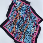 Siyah Pembe Biyeli Renkli Leopar Desen Saten Fular