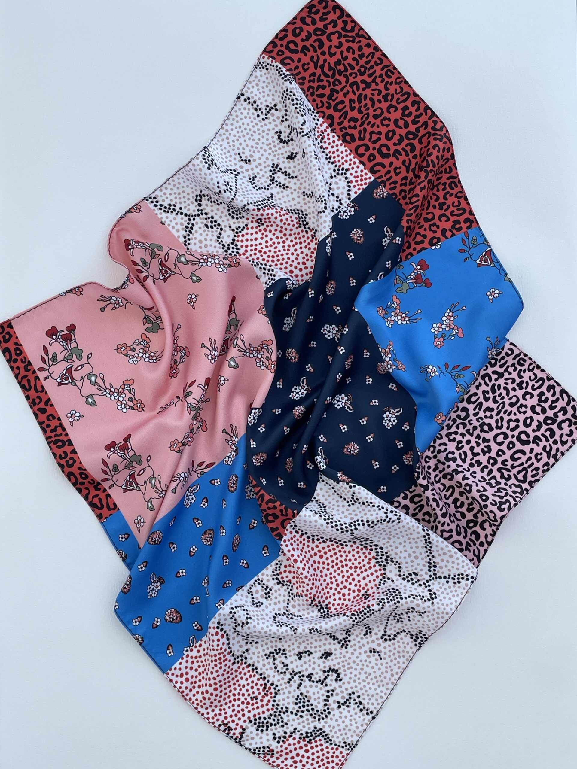 img_5107 Renkli Çiçek Leopar Desen Saten Fular