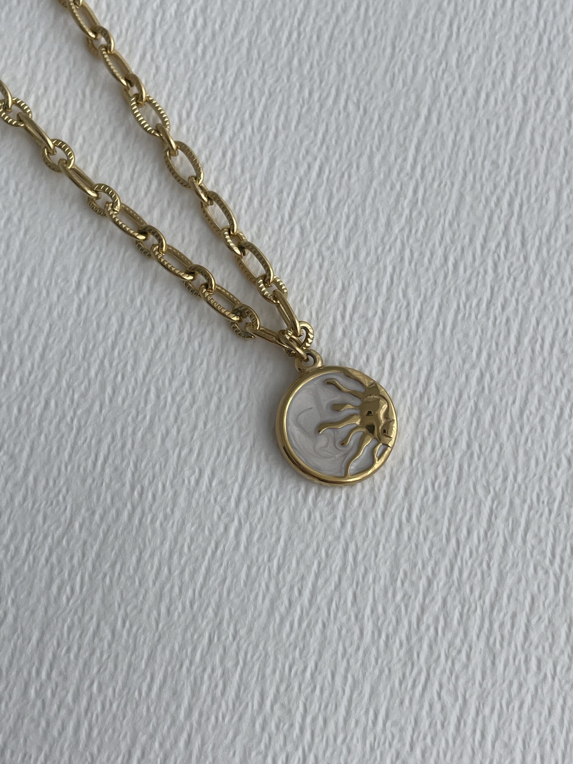 img_6615 Çelik Sedefli Güneş Tasarım Gold Figaro Zincir Kolye