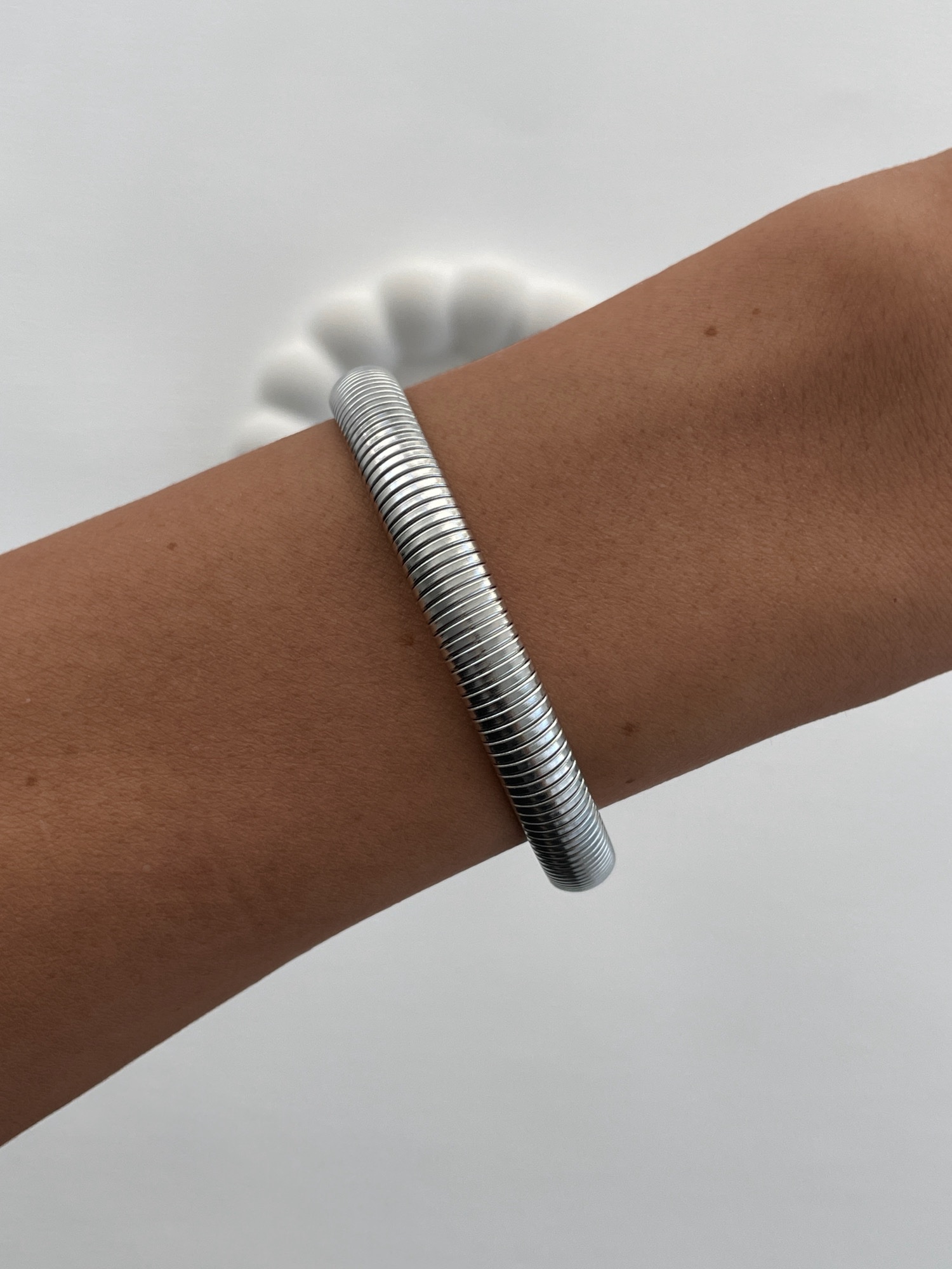 img_7289-1 Çelik İnce Tırtık Model Lastikli Gümüş Bileklik 8mm 20cm