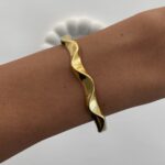 Çelik Kıvrım Desen Gold Kelepçe Bileklik