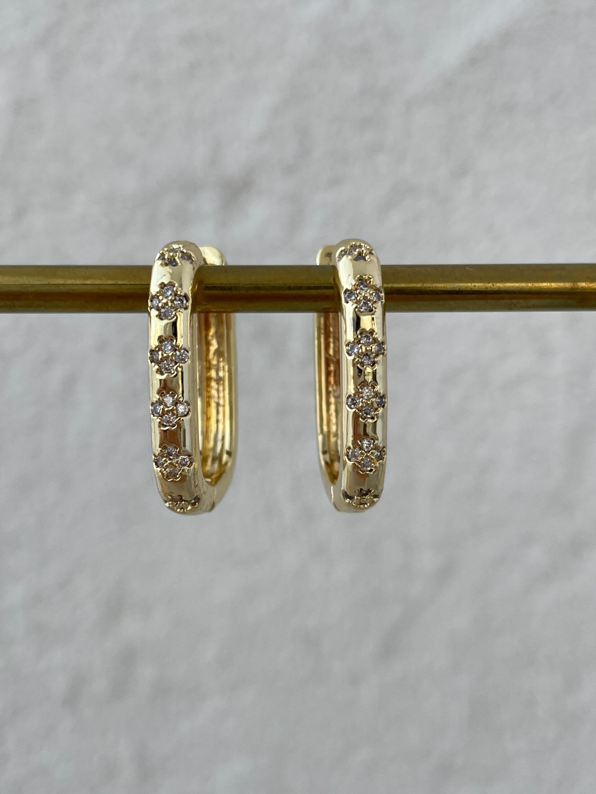 IMG_8310.jpg Özel Seri Dikdörtgen Zirkon Taşlı Gold Küpe