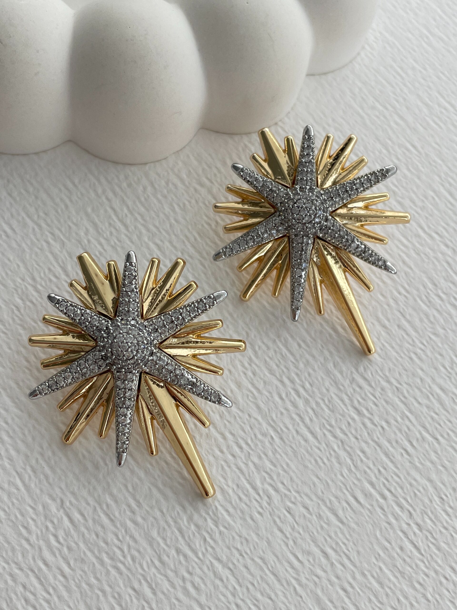 IMG_8382.jpg Özel Seri Marka Model Yıldız Gold & Gümüş Küpe