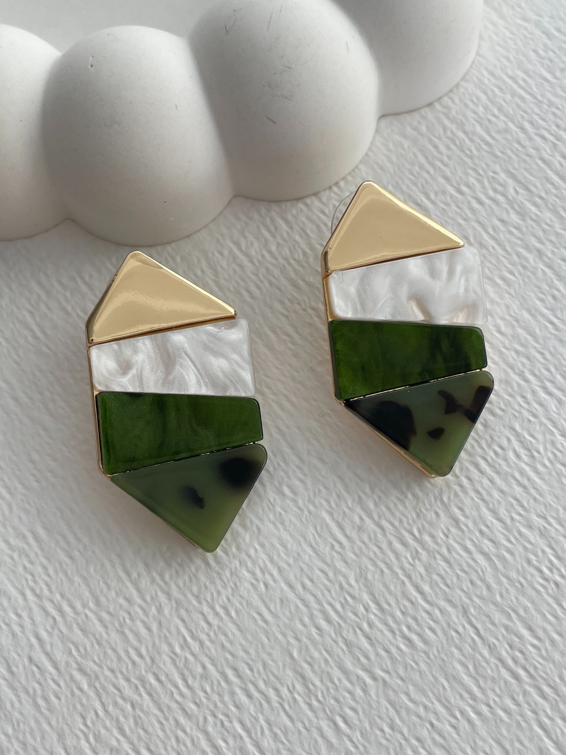 IMG_8974.jpg Özel Seri Geometrik Desen Yeşil Gold Küpe