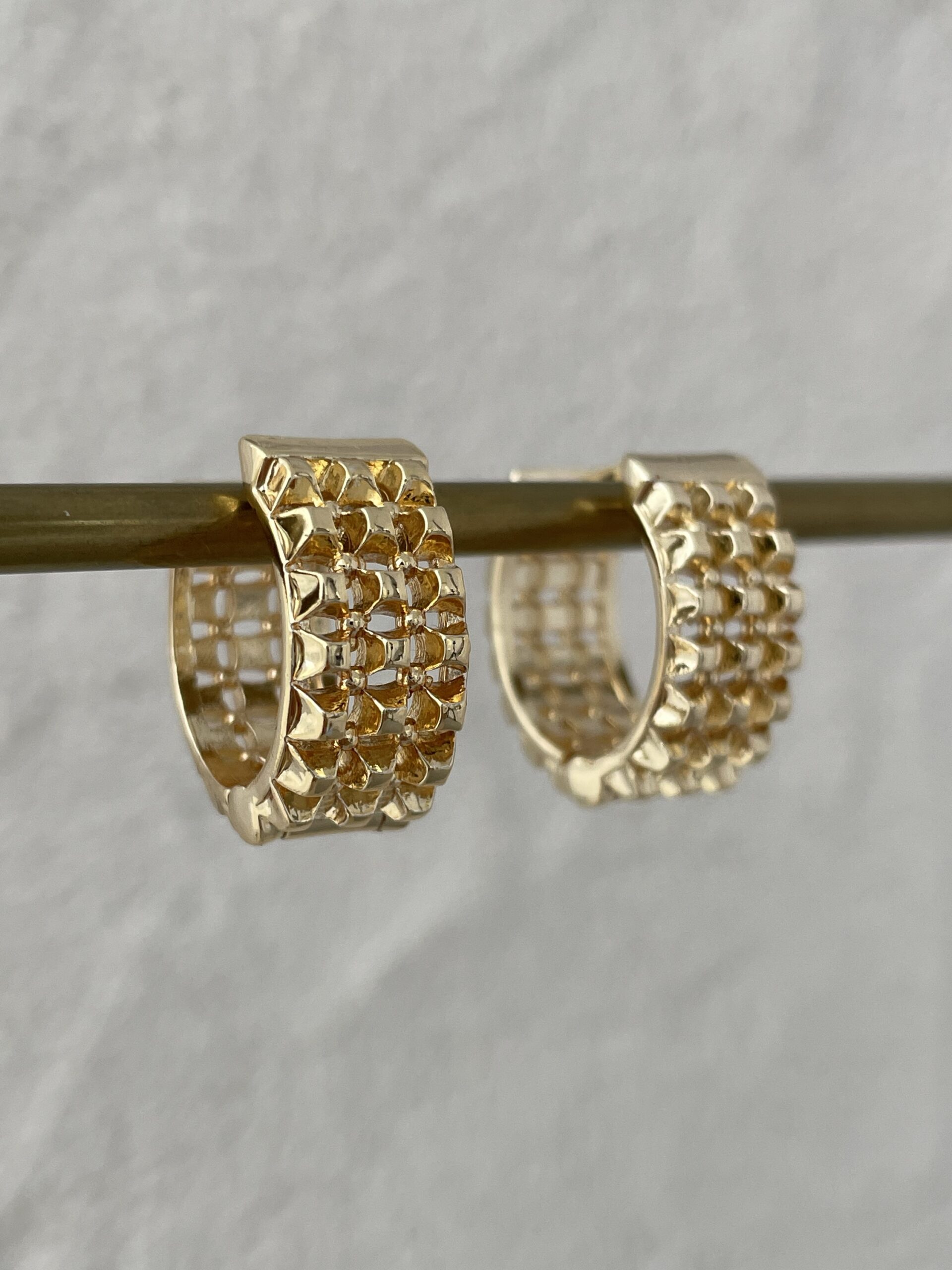 img_0725 Özel Seri Kare Örgü Desen Gold Küpe