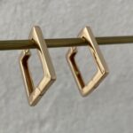 Özel Seri Büyük Kare Model Gold Küpe