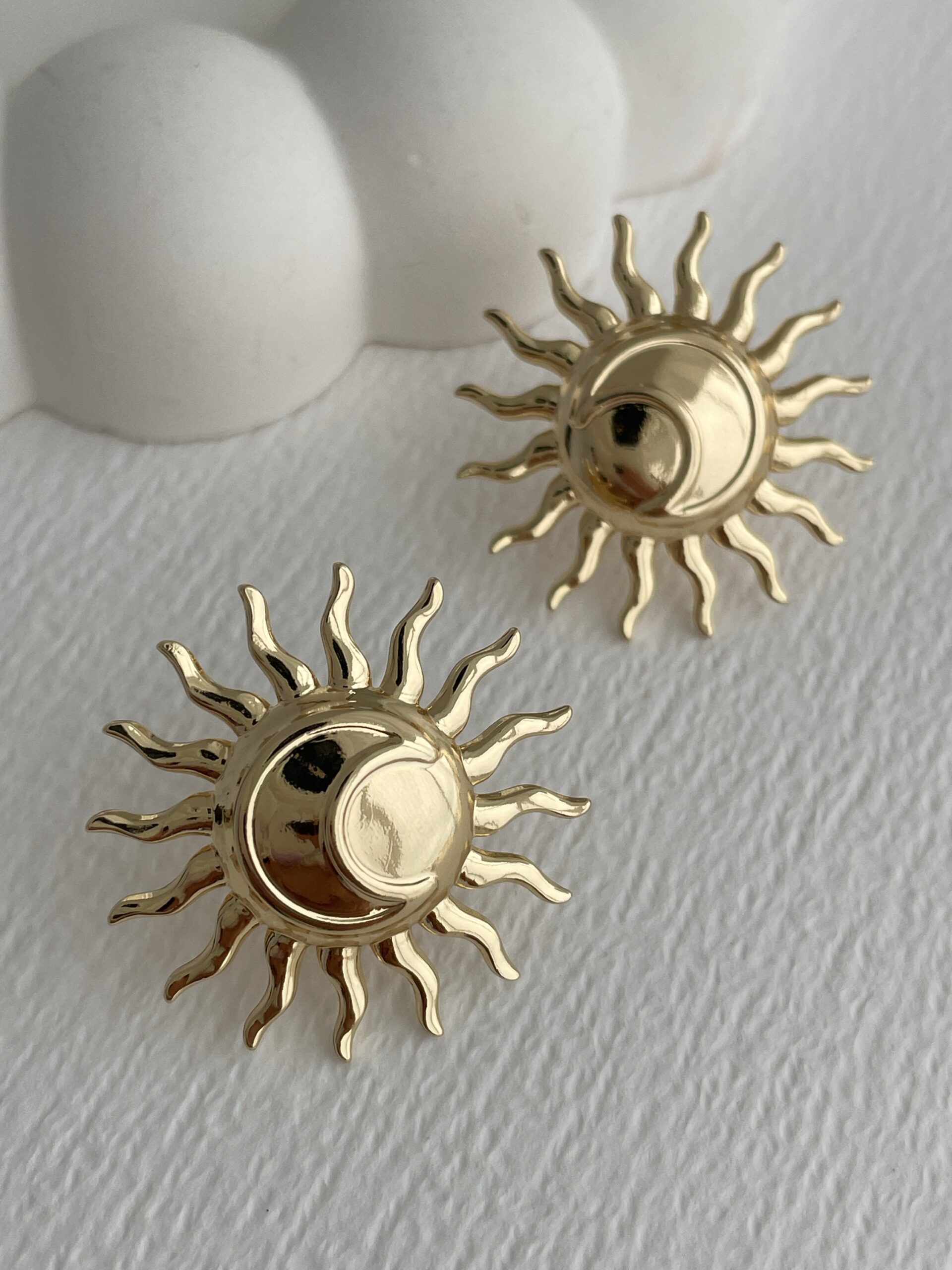 img_0841 Özel Seri Minik Güneş Tasarım Gold Küpe