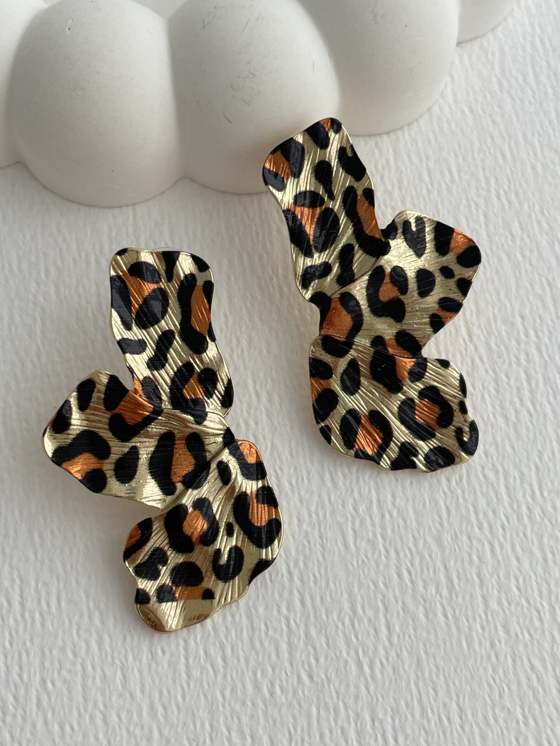 img_1676 Özel Seri Leopar Desen Yaprak Tasarım Küpe