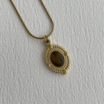 Çelik Kahverengi Mineli Gold Vintage Kolye
