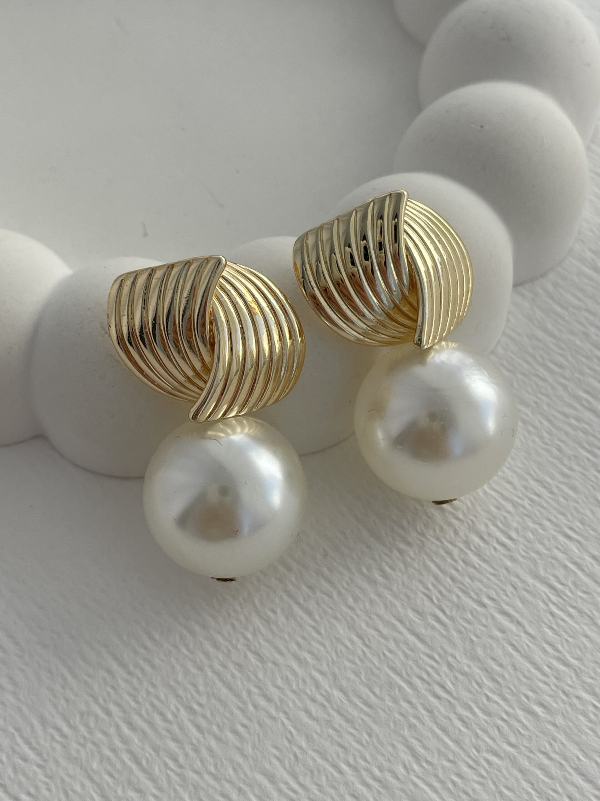 img_9523 Özel Seri Tırtık Desen İnci Gold Küpe