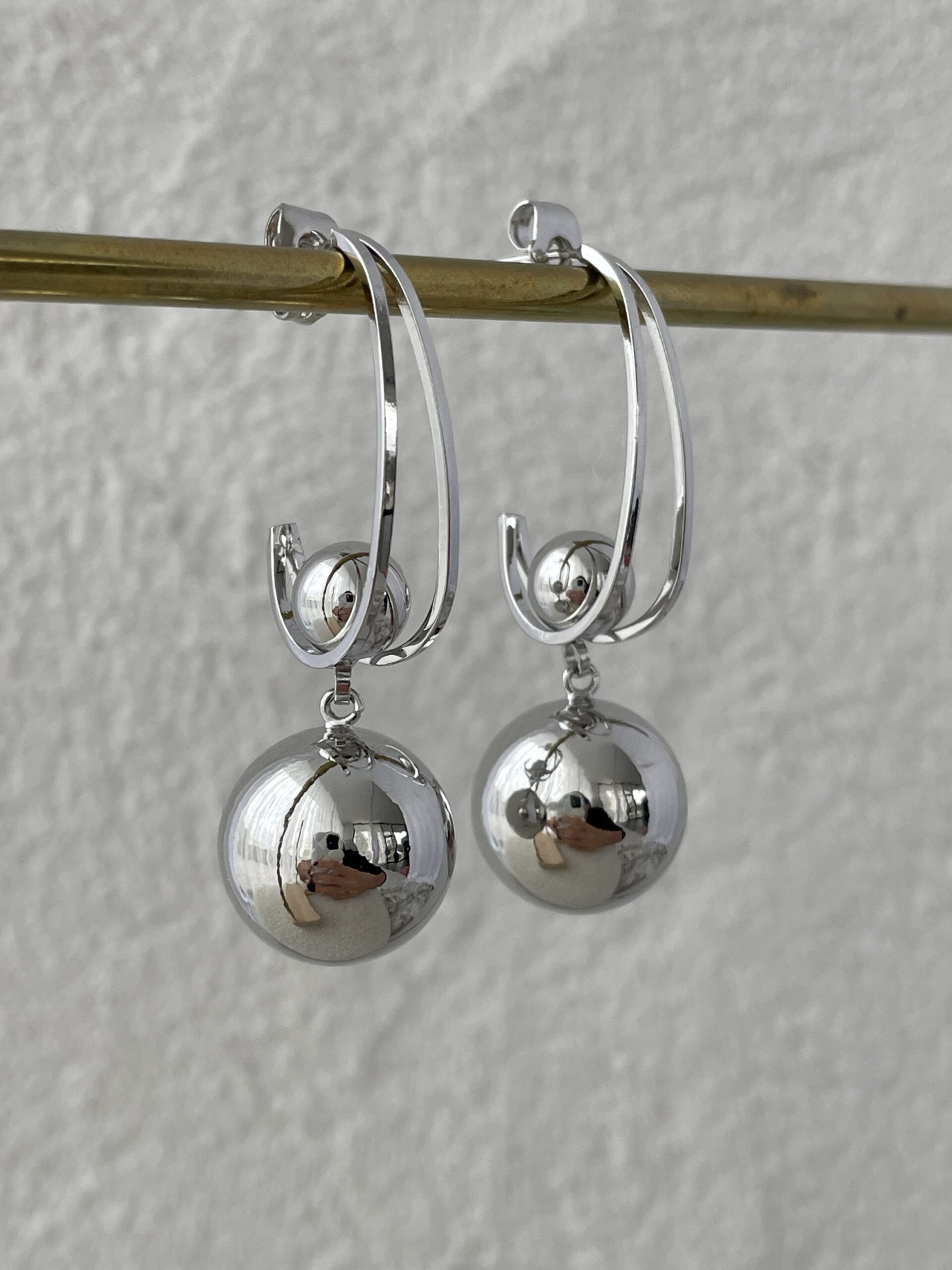 img_9743 Özel Seri Büyük Sallantılı Top Gümüş Küpe