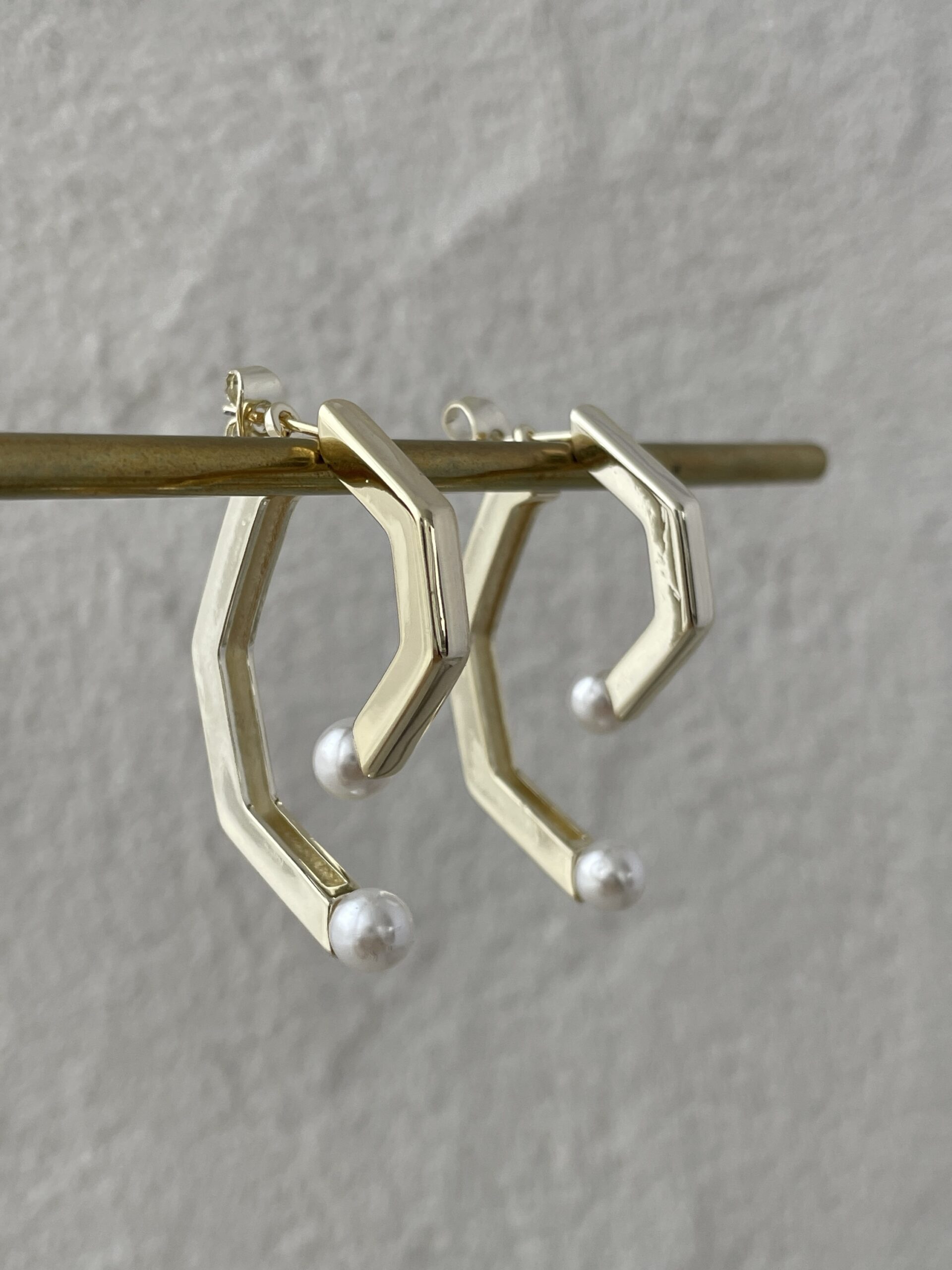 img_9875 Özel Seri İnci Detay Geometrik Tasarım Gold Küpe