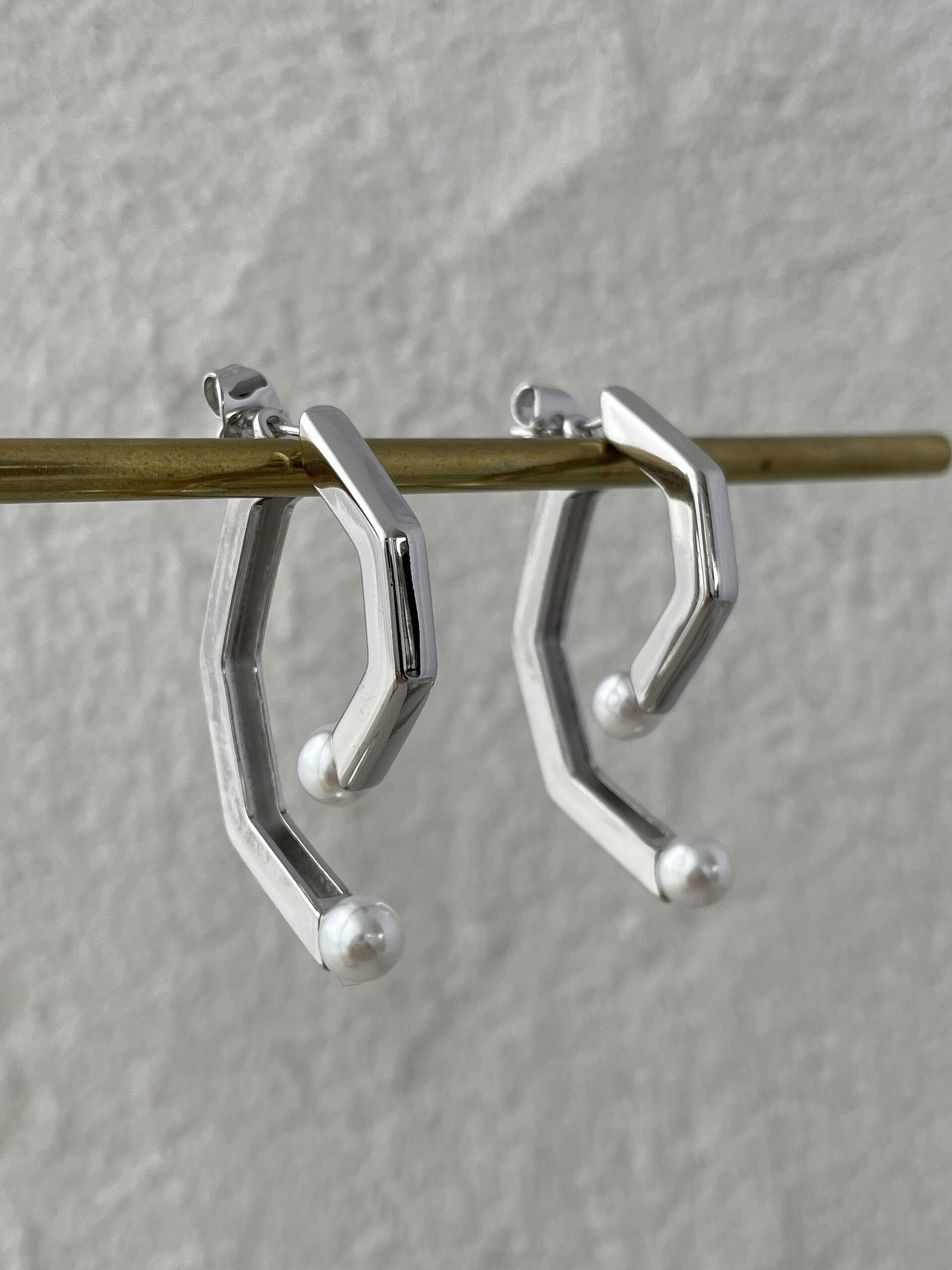 img_9880 Özel Seri İnci Detay Geometrik Tasarım Gümüş Küpe