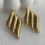 Çelik Üçlü Kıvrım Tasarım Gold Küpe