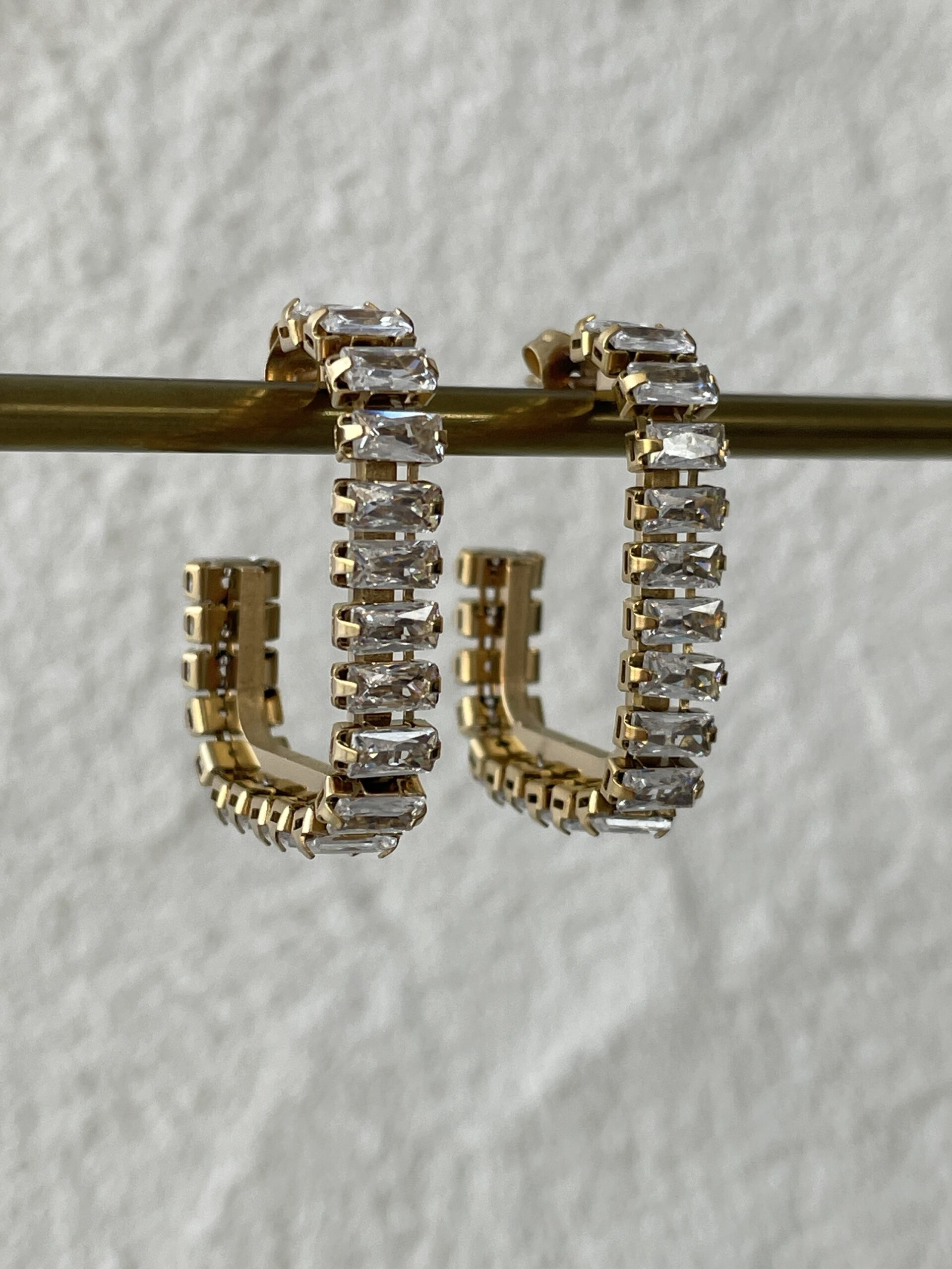 img_2095 Çelik Baget Taş Dikdörtgen Gold Küpe