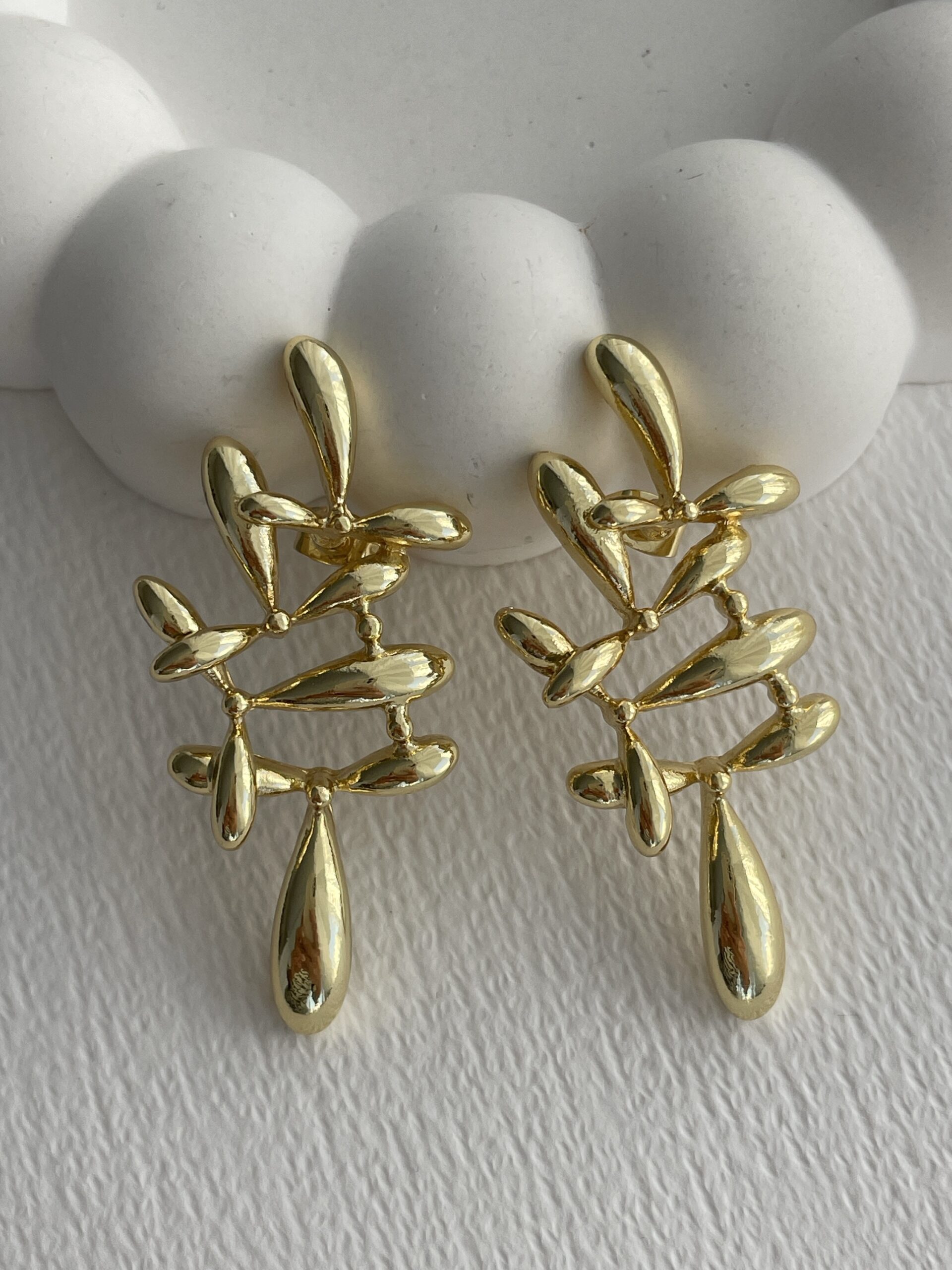 img_2143 Özel Seri Çoklu İnce Damla Tasarım Gold Küpe