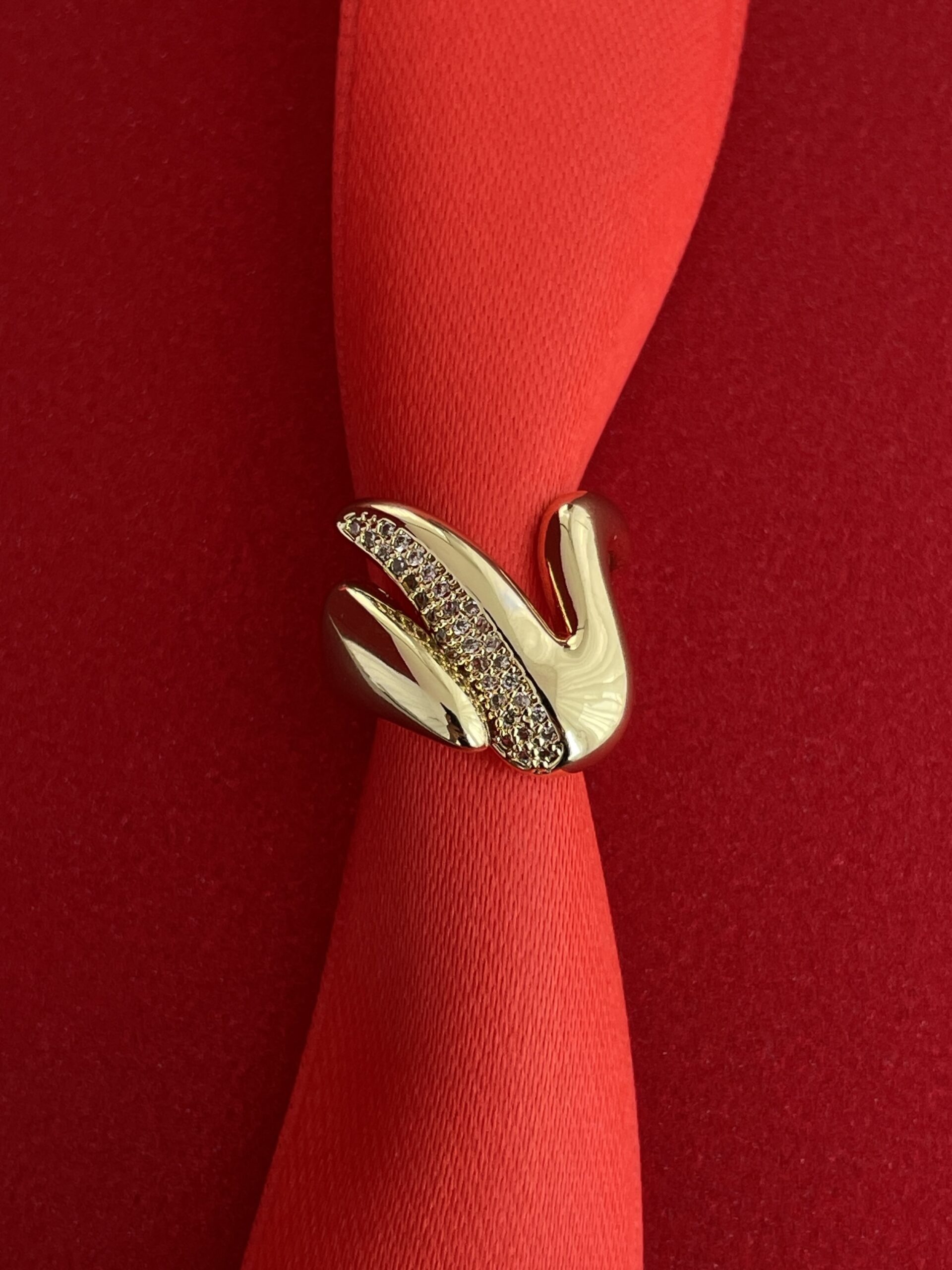 img_2999 NS-Zirkon Taşlı Asimetrik Kıvrım Ayarlanabilir Gold Yüzük