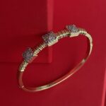 NS-Zirkon Taşlı Kare Tasarım Gold Kelepçe Bileklik