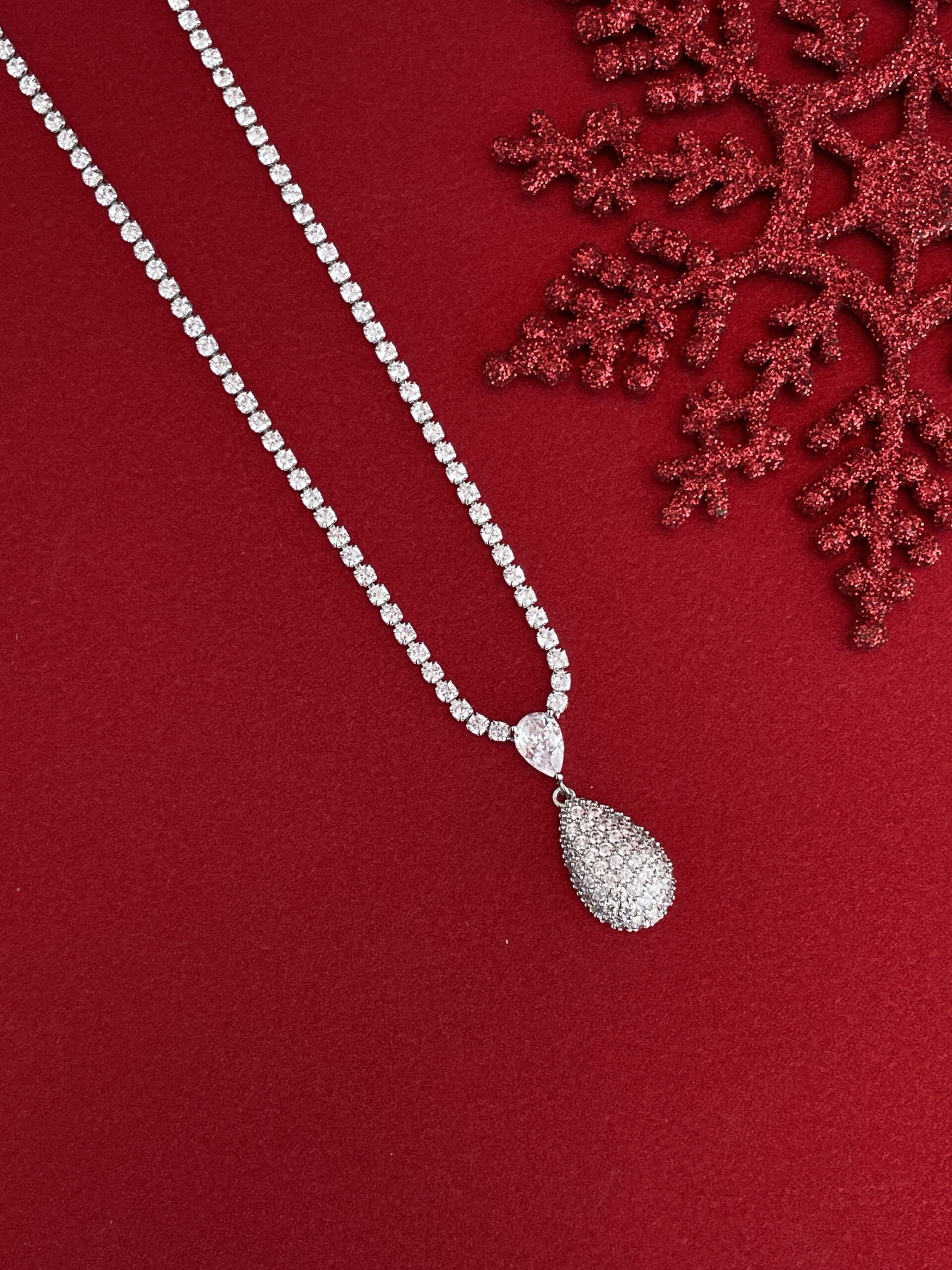 img_3342 NS-Zirkon Taşlı Suyolu Damla Tasarım Gümüş Kolye