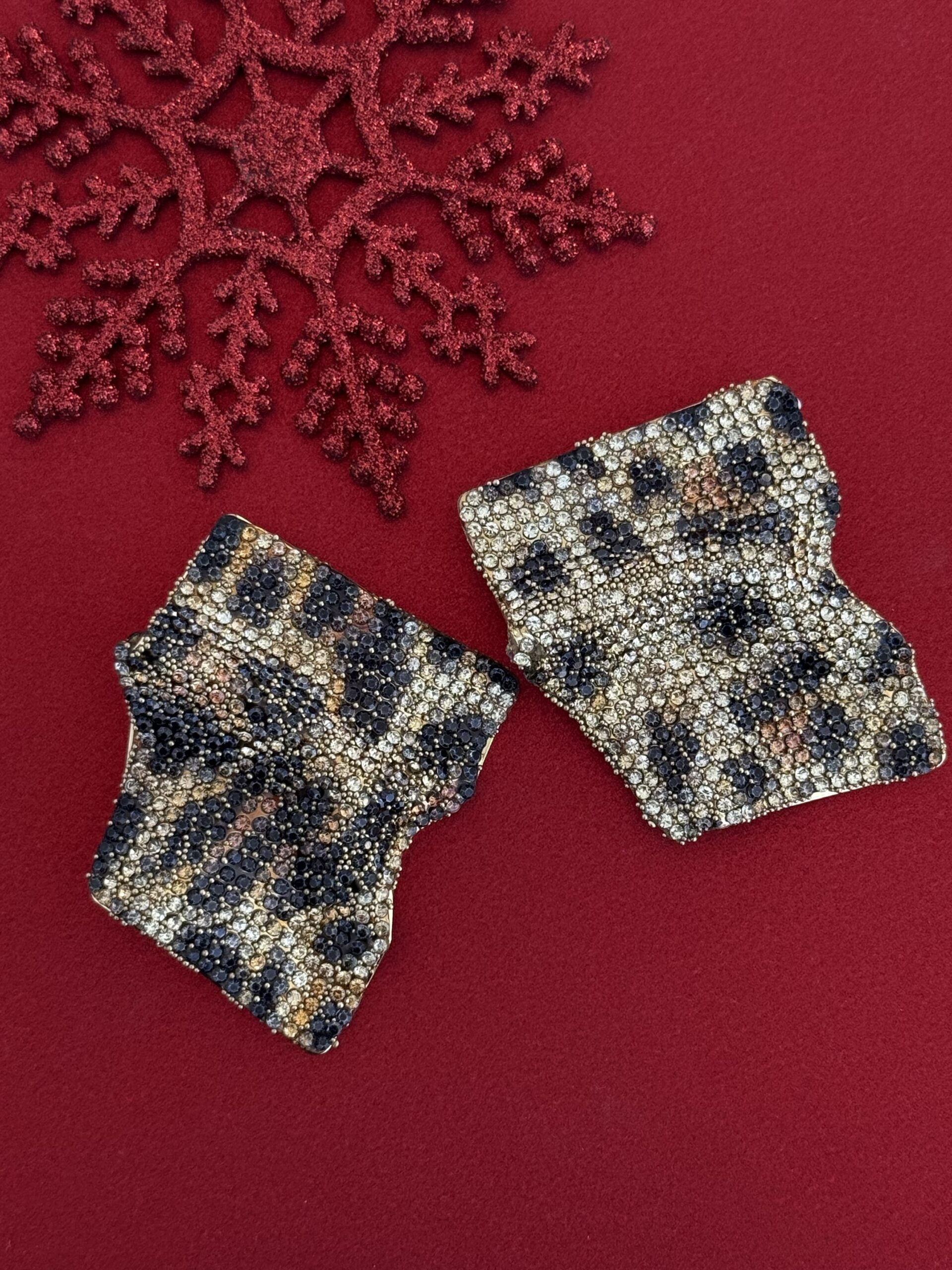 img_4524 NS-Zirkon Taşlı Asimetrik Kıvrım Gold Leopar Küpe