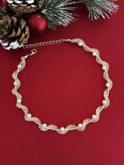 NS-Tel Görünümlü Kıvrımlı Zirkon Taşlı Choker  İnci Gold Kolye