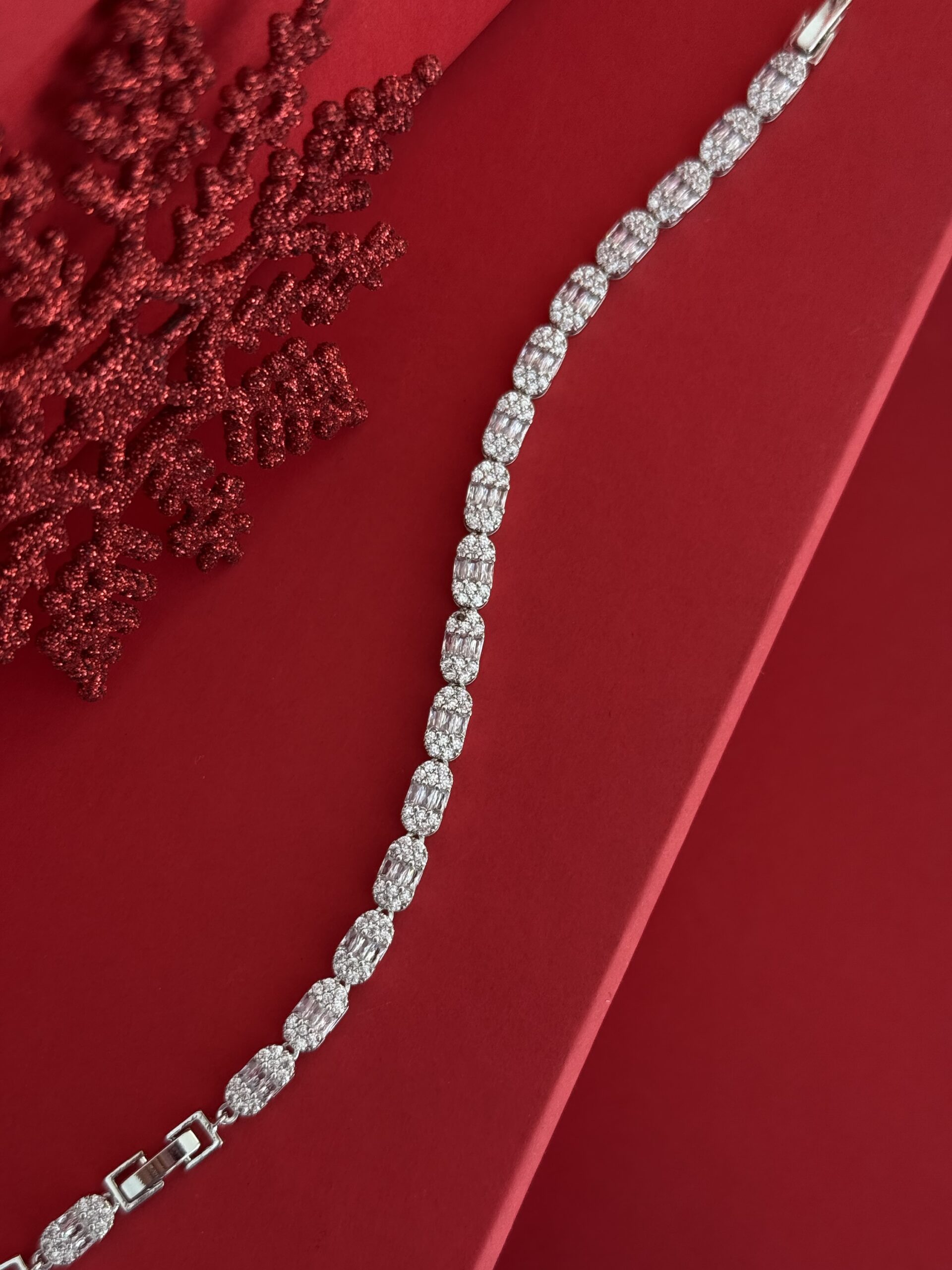 img_6205 NS-Dikdörtgen Oval Tasarım Zirkon Taşlı Gümüş Bileklik