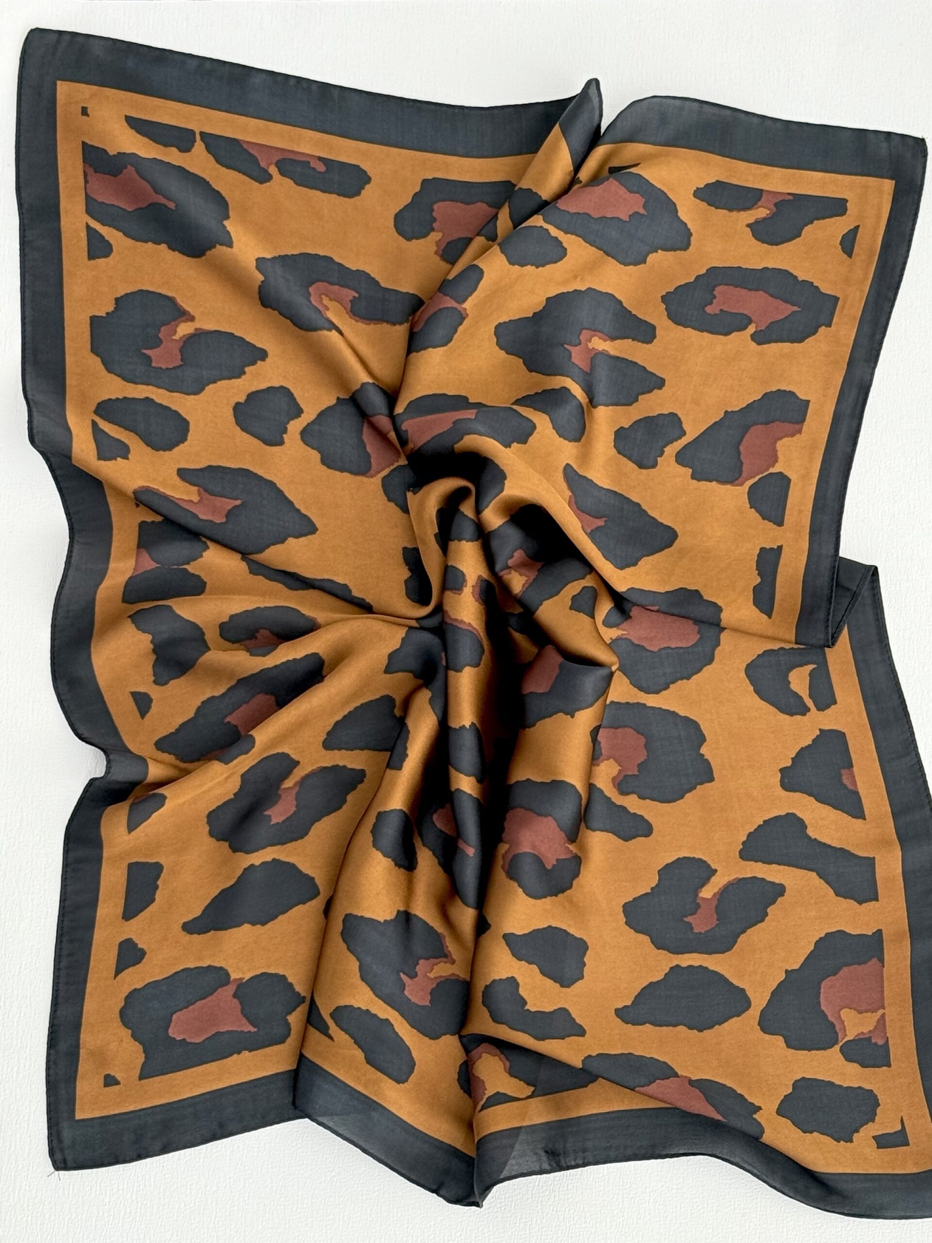 img_7047 Leopar Desen Siyah Biyeli Kahverengi Fular