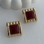 Özel Seri Retro Tasarım Gold Detay Kare Bordo Küpe