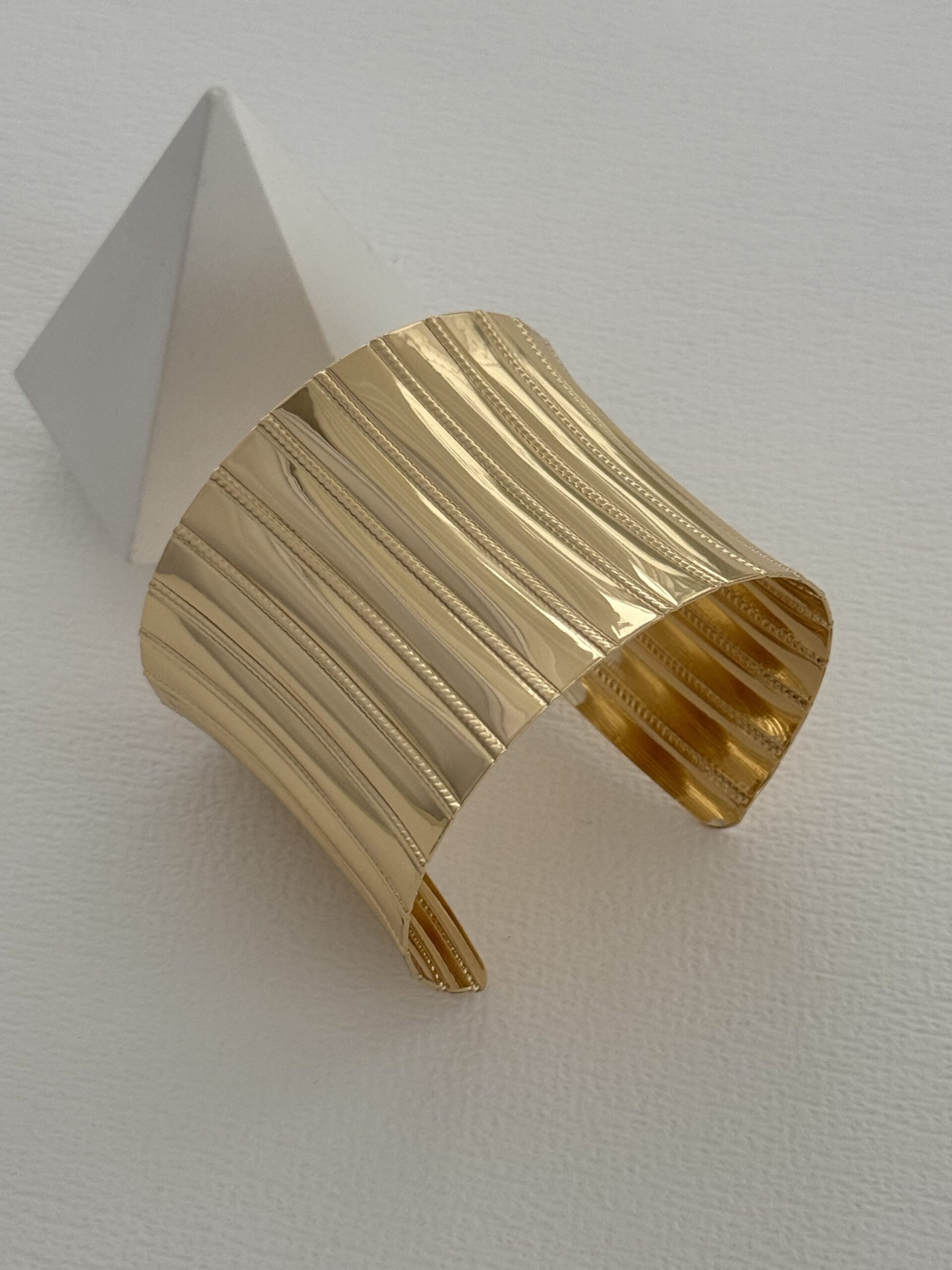 img_7455 Özel Seri Kalın Geometrik Desen Ayarlanabilir Gold Bileklik