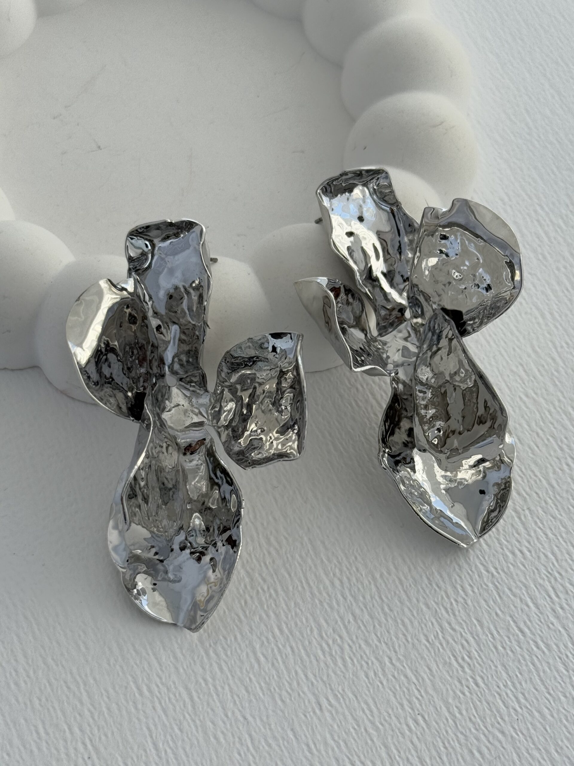 img_0901-2 Özel Seri ZR Soyut Yaprak Tasarım Büyük Gümüş Küpe