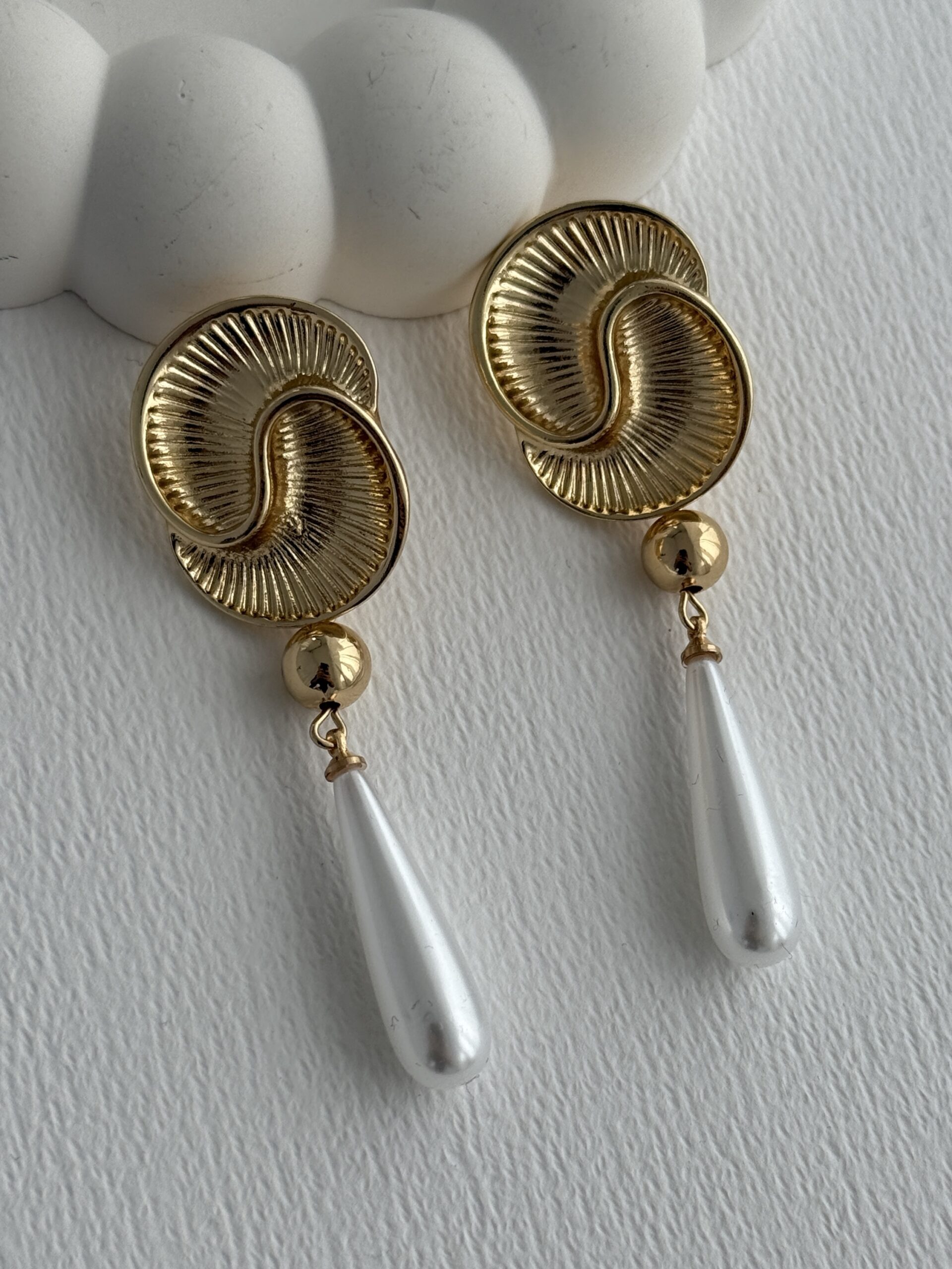 img_1584 Özel Seri Damla İnci Detay S Tasarım Gold Küpe